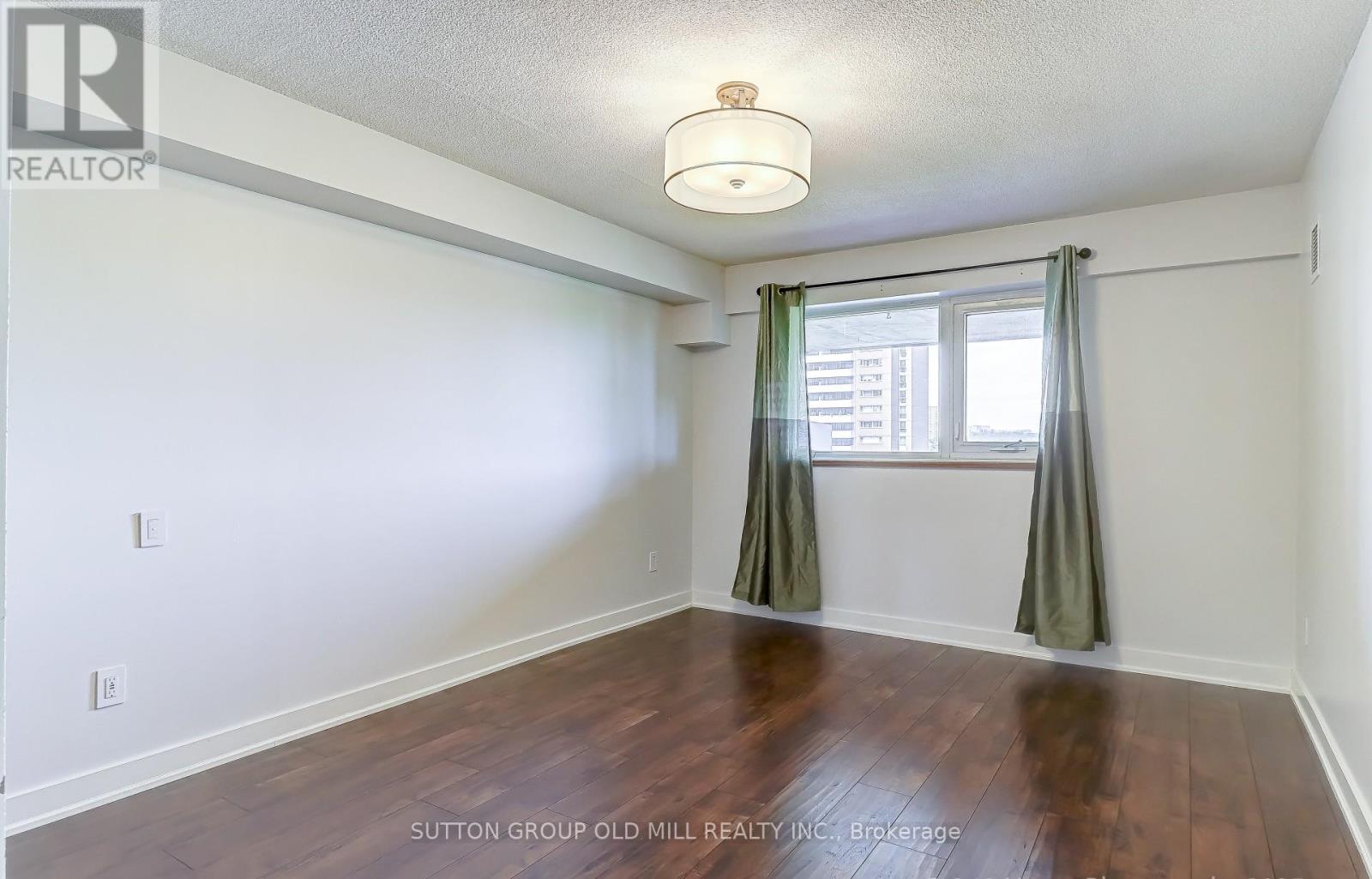 Photo 21 of 807 250 Scarlett Road N, Toronto ON