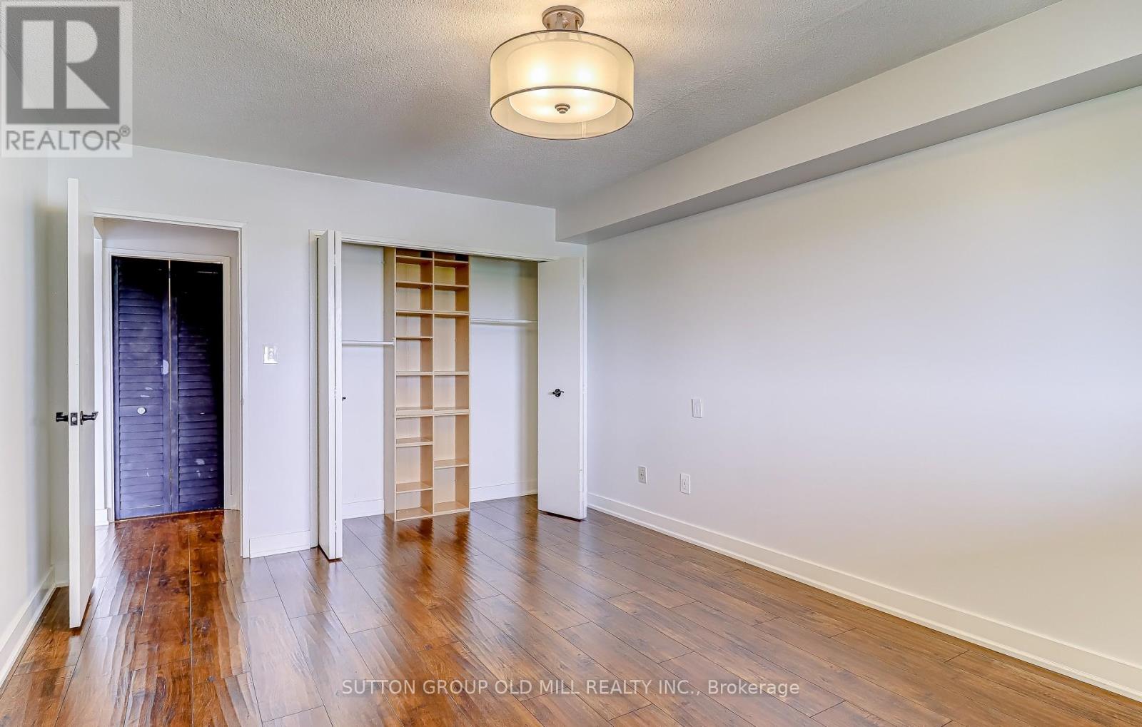 Photo 20 of 807 250 Scarlett Road N, Toronto ON