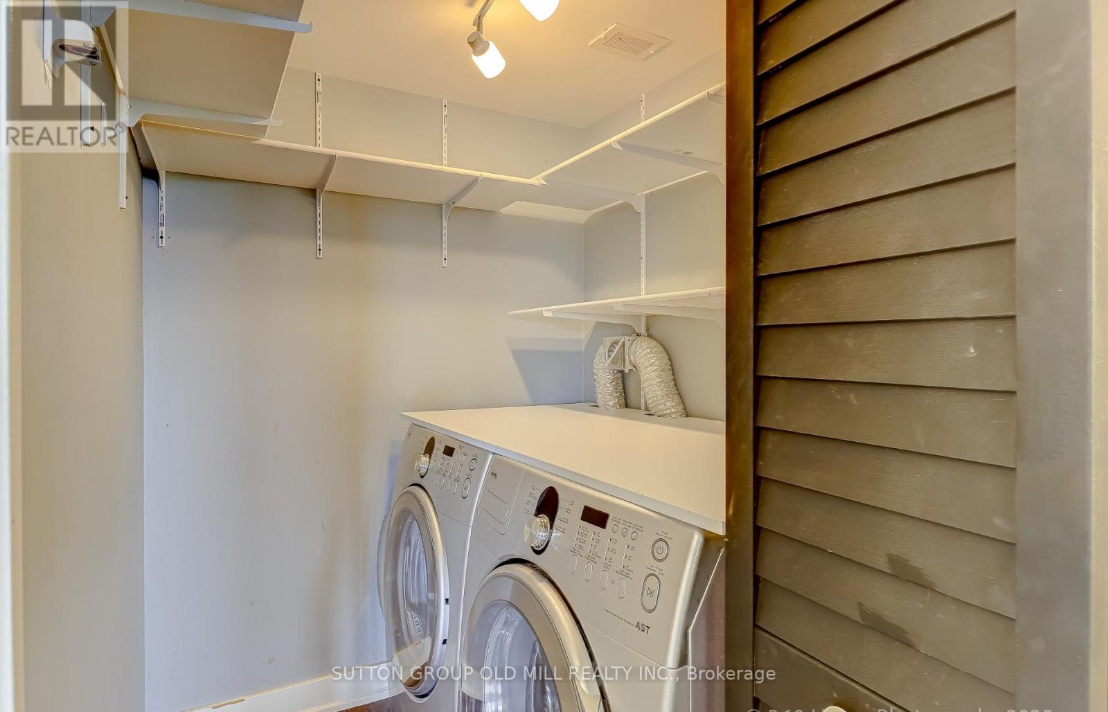 Photo 16 of 807 250 Scarlett Road N, Toronto ON