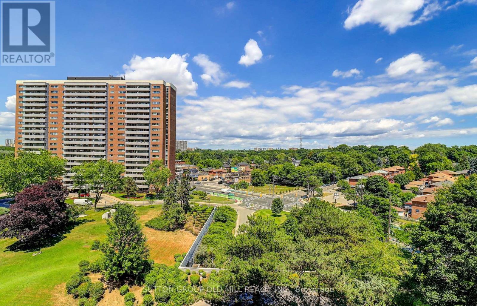 Photo 12 of 807 250 Scarlett Road N, Toronto ON