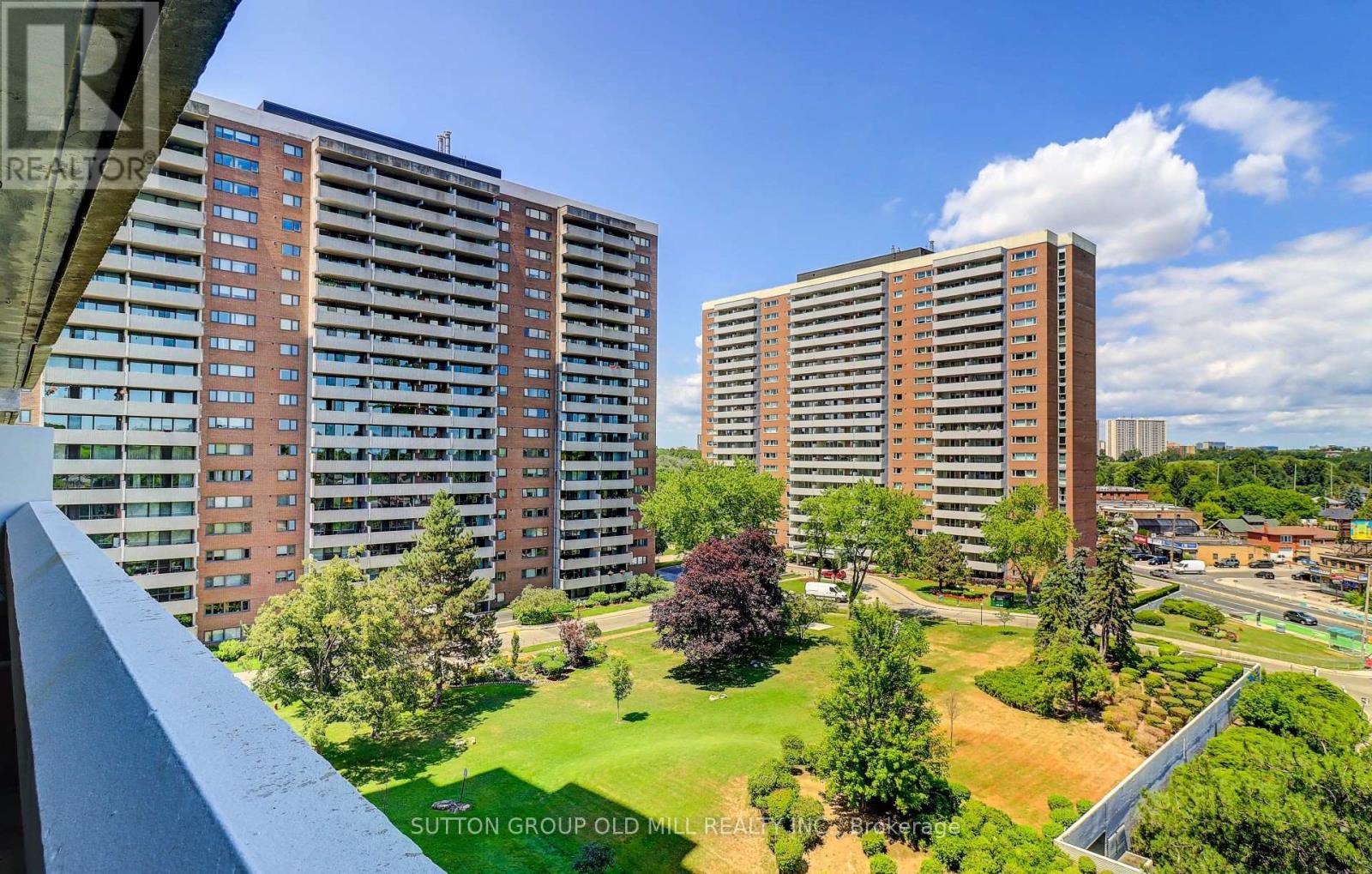 Photo 14 of 807 250 Scarlett Road N, Toronto ON