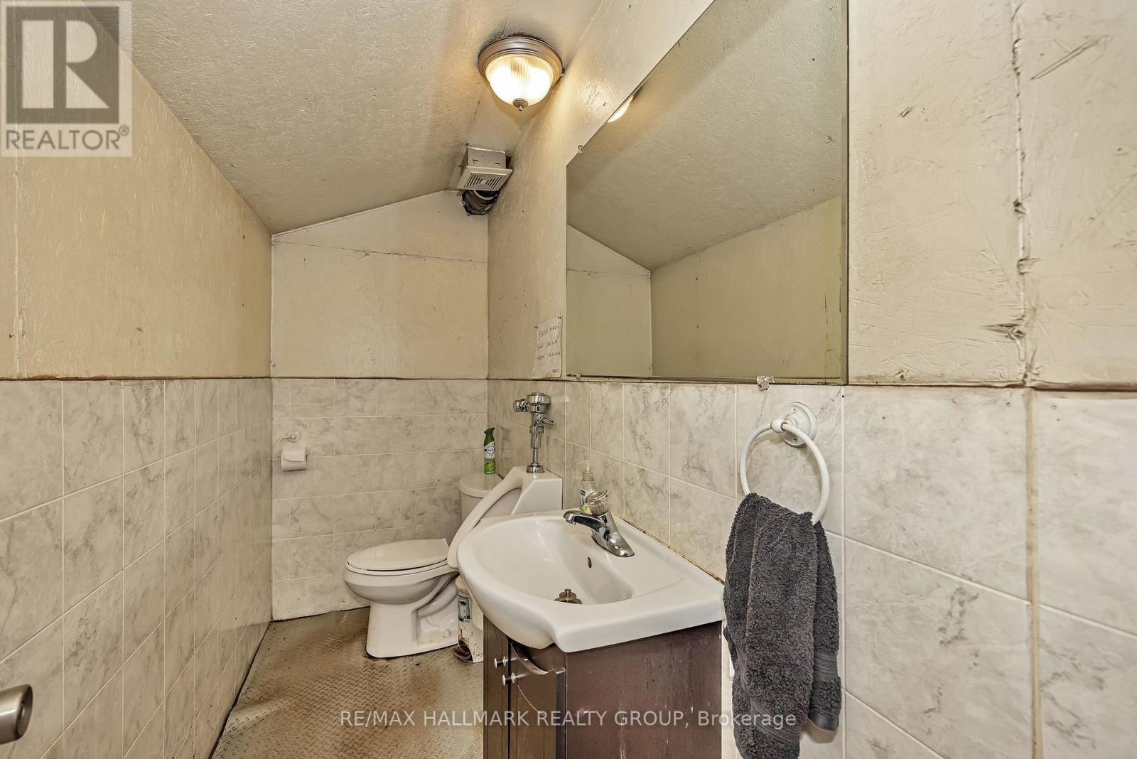 Photo 11 of 2460 Leitrim Road, Ottawa ON