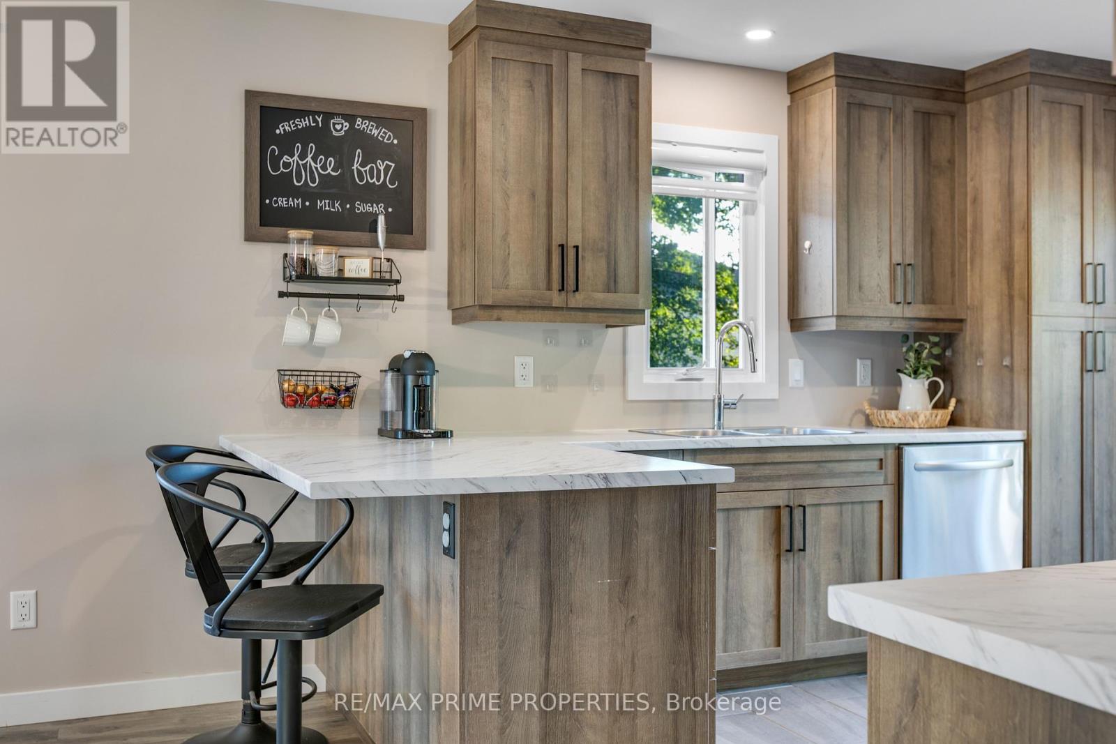 Photo 15 of 208 Filion Street, Russell ON