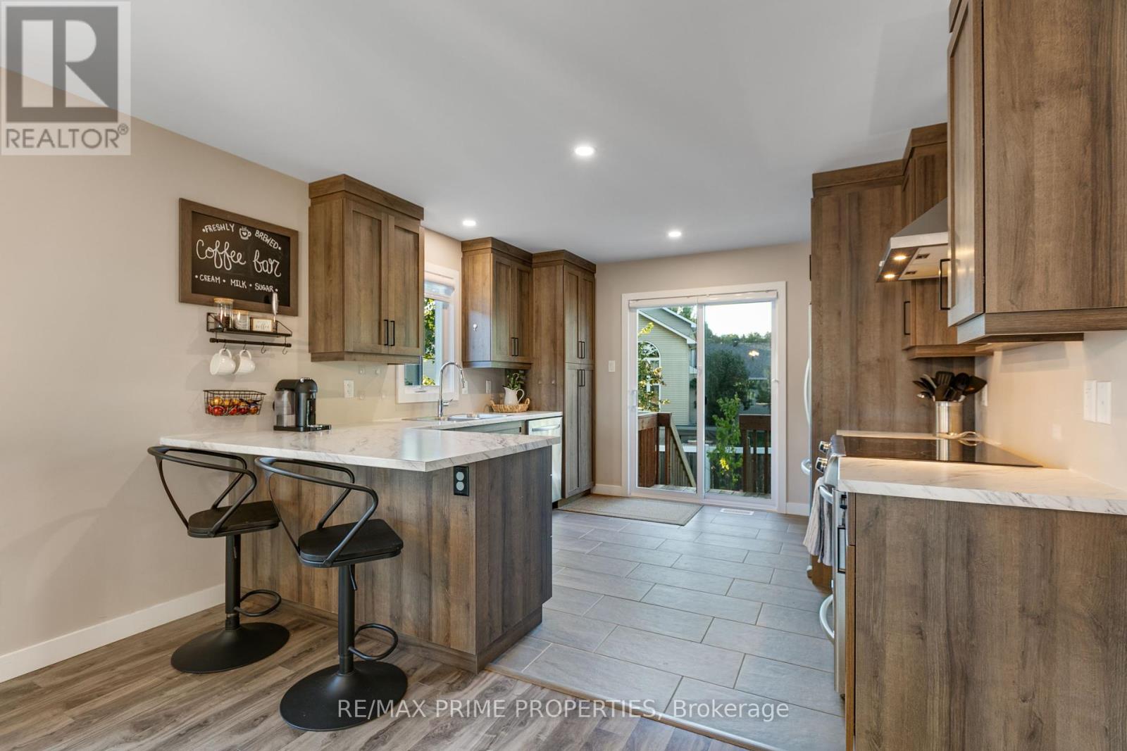 Photo 16 of 208 Filion Street, Russell ON