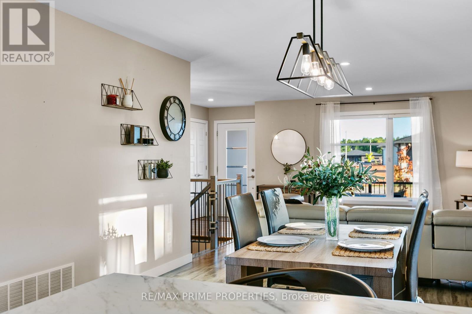 Photo 21 of 208 Filion Street, Russell ON