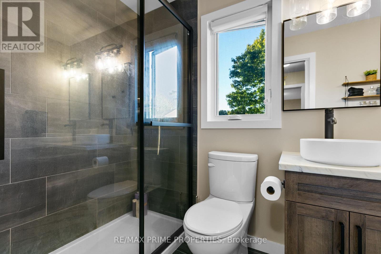 Photo 32 of 208 Filion Street, Russell ON