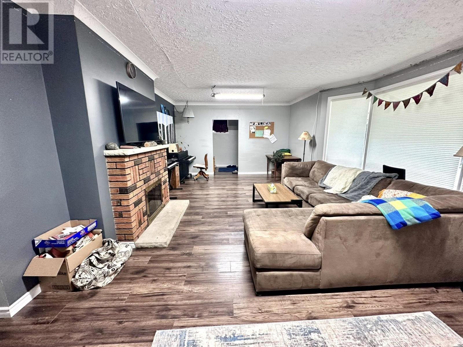 Photo 3 of 44 Ray Blvd, Thunder Bay ON