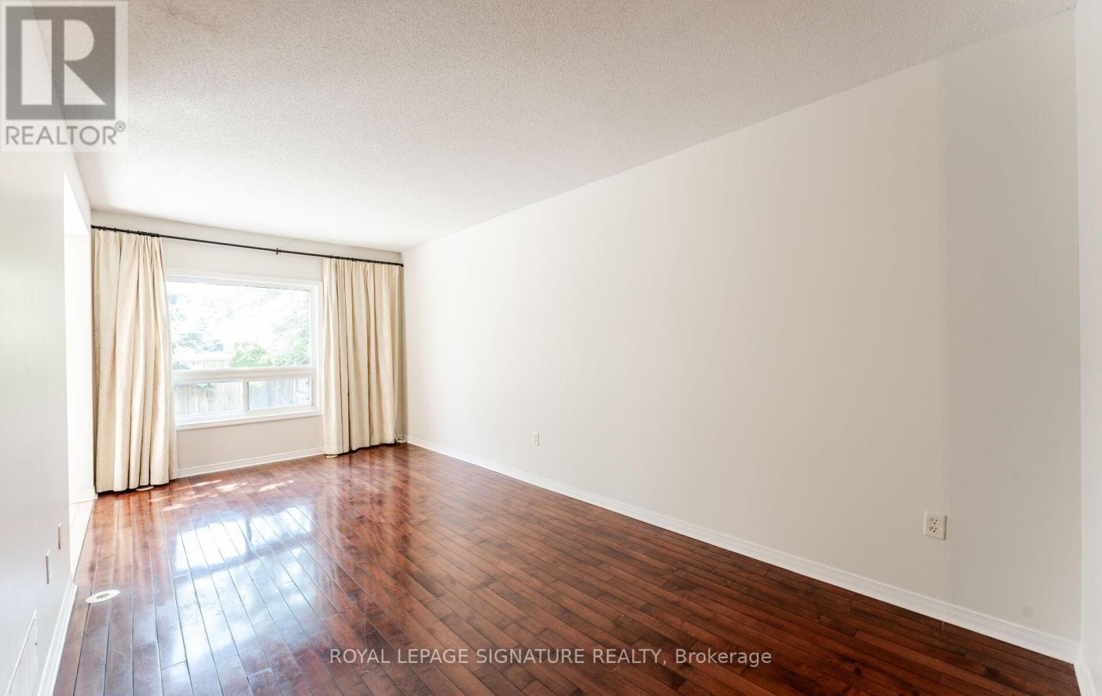Photo 10 of 2 760 Village Green Boulevard, Mississauga ON