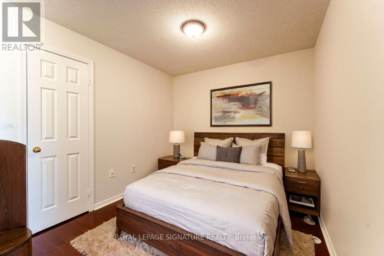 Photo 18 of 2 760 Village Green Boulevard, Mississauga ON