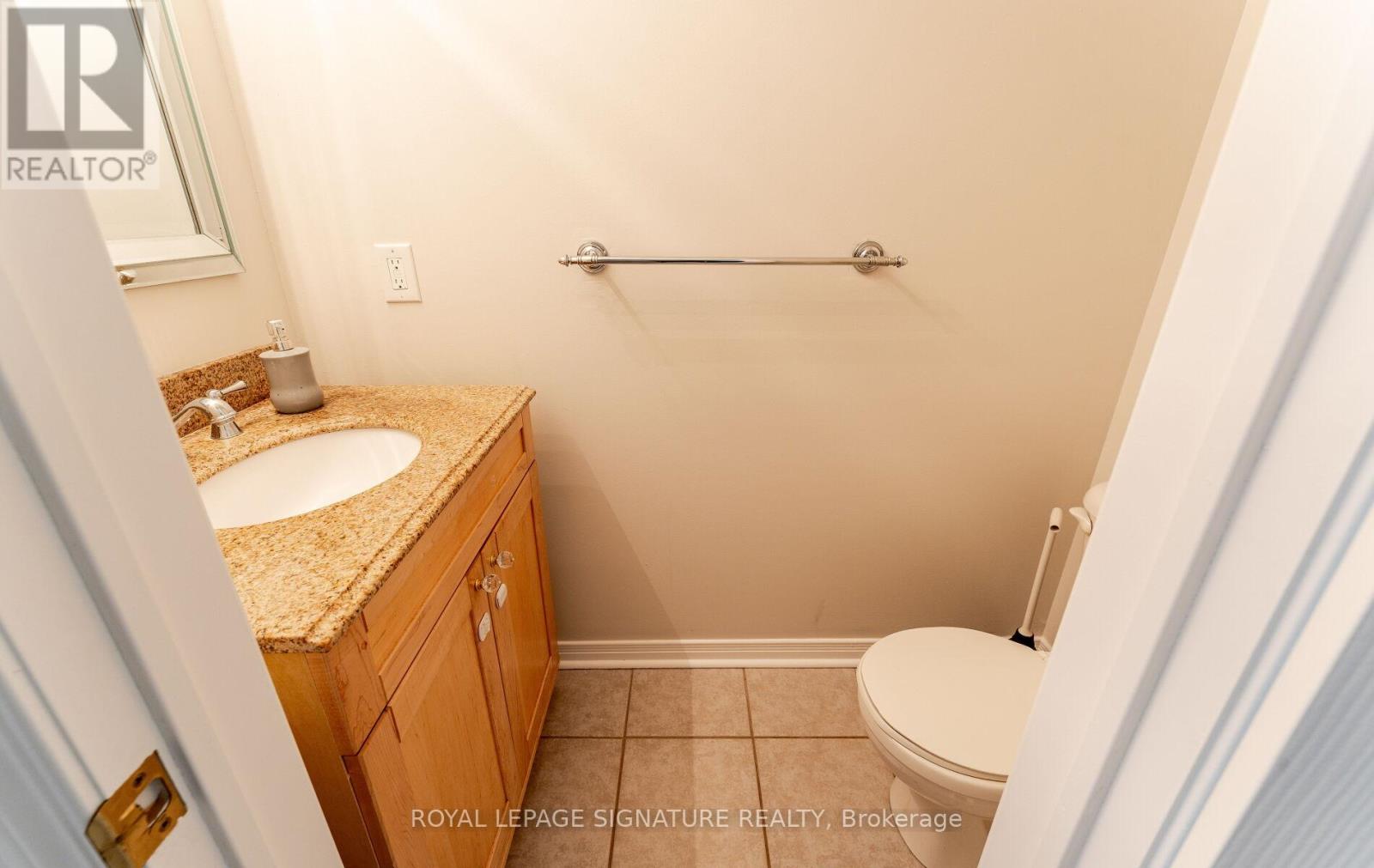 Photo 11 of 2 760 Village Green Boulevard, Mississauga ON