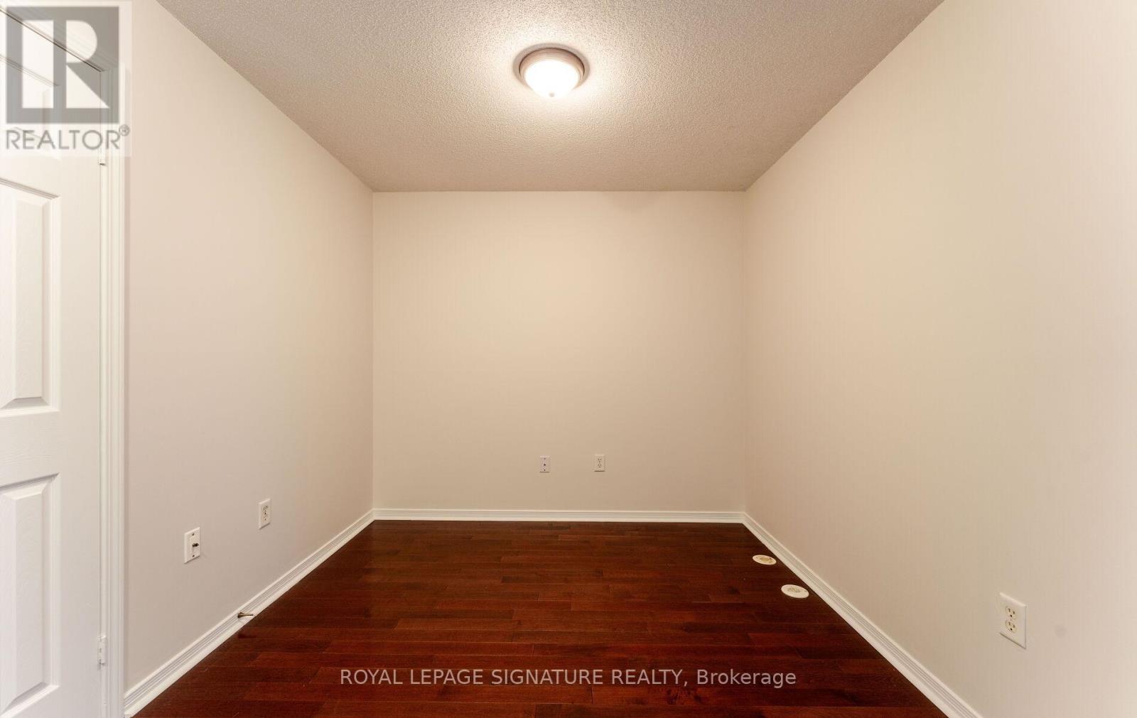 Photo 19 of 2 760 Village Green Boulevard, Mississauga ON