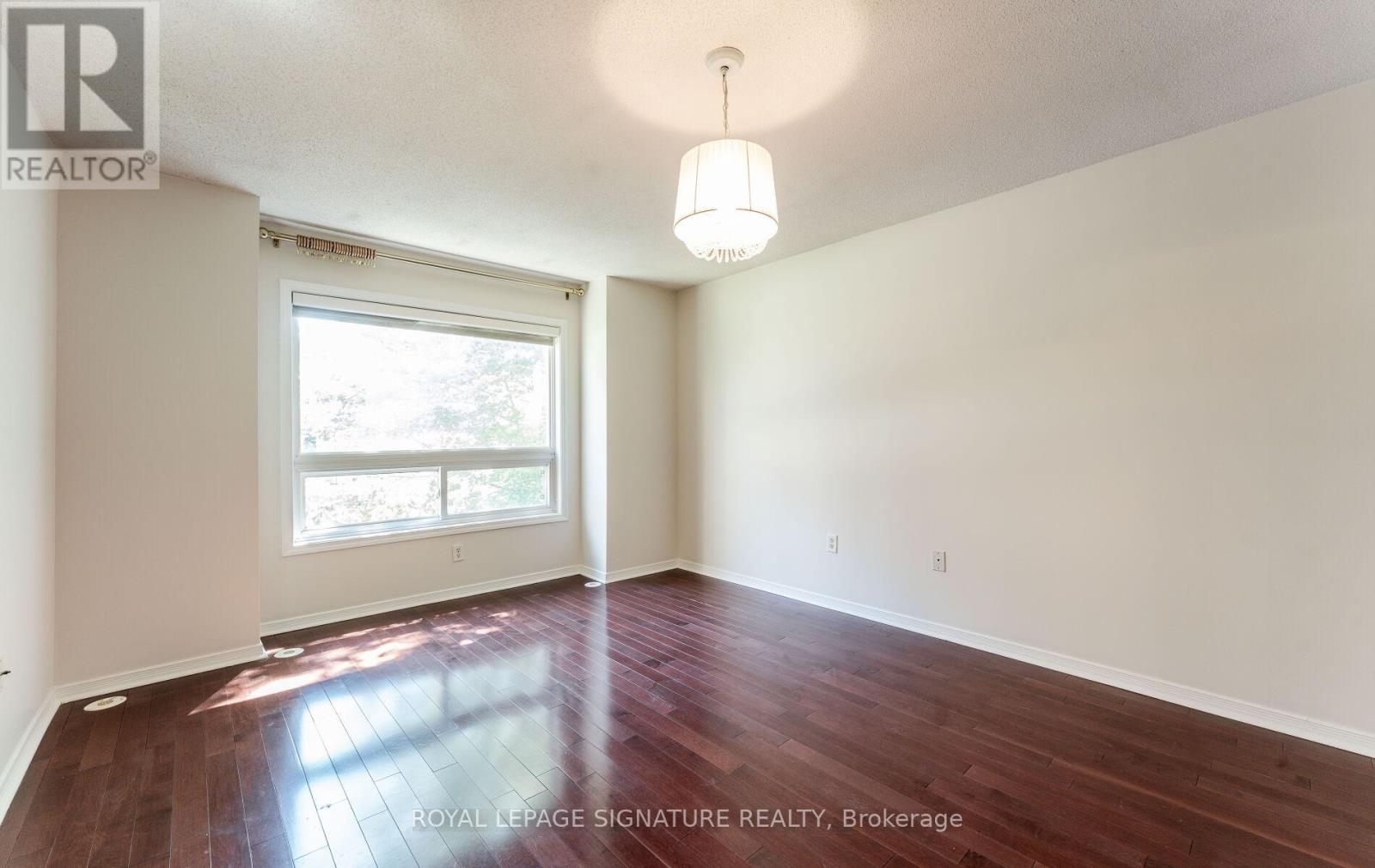 Photo 15 of 2 760 Village Green Boulevard, Mississauga ON