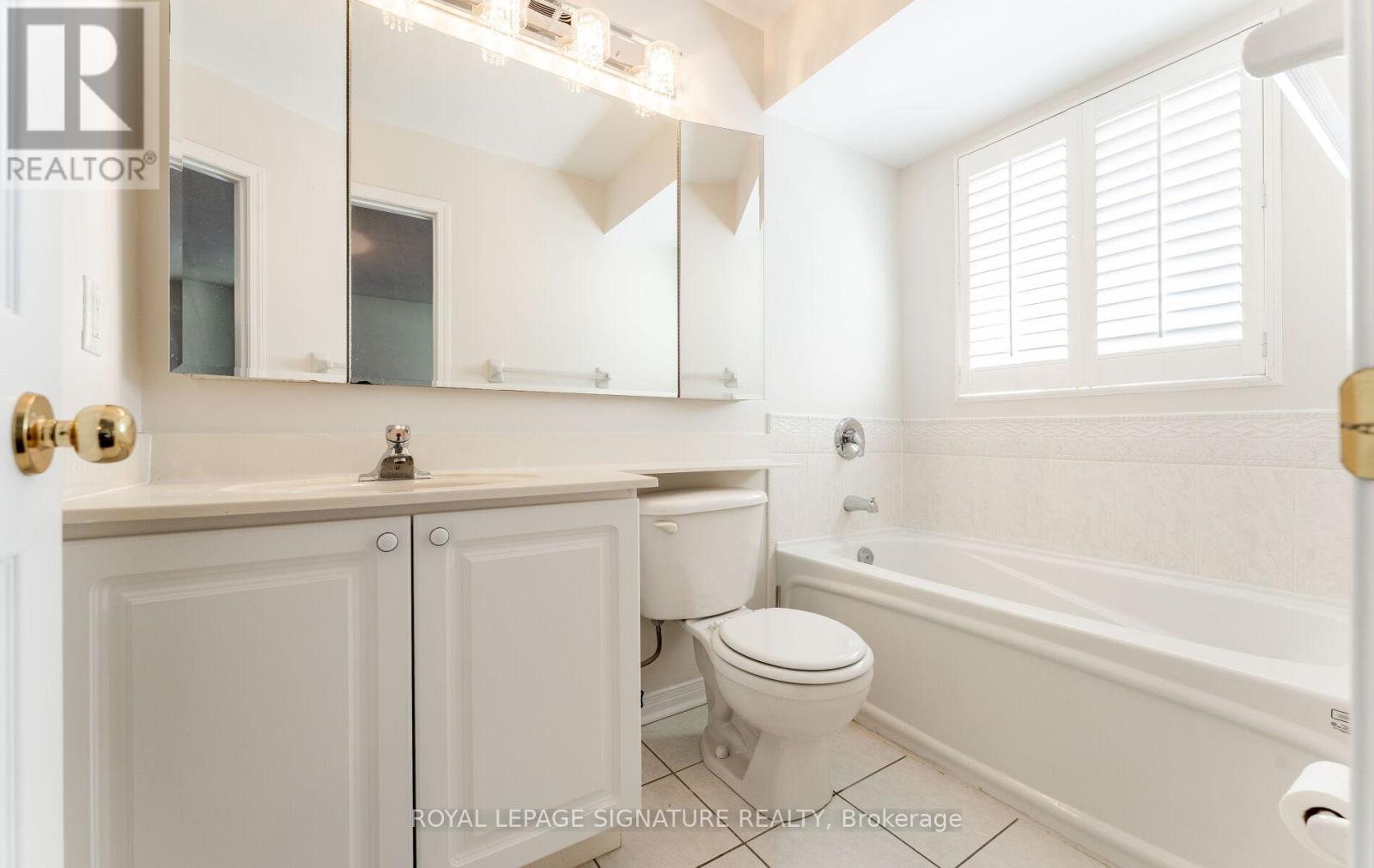 Photo 16 of 2 760 Village Green Boulevard, Mississauga ON