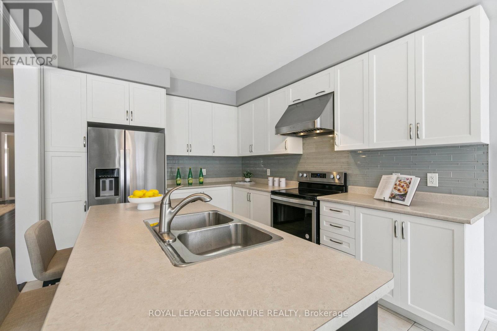 Photo 21 of 1466 Chretien Street, Milton ON