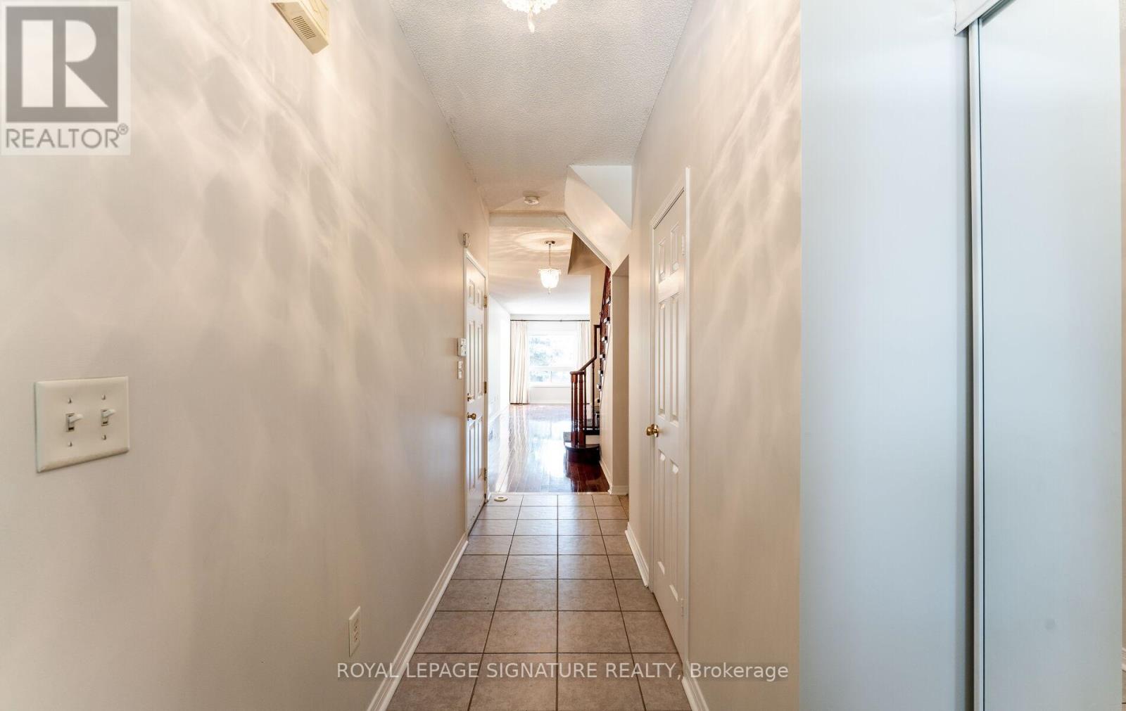 Photo 3 of 2 760 Village Green Boulevard, Mississauga ON