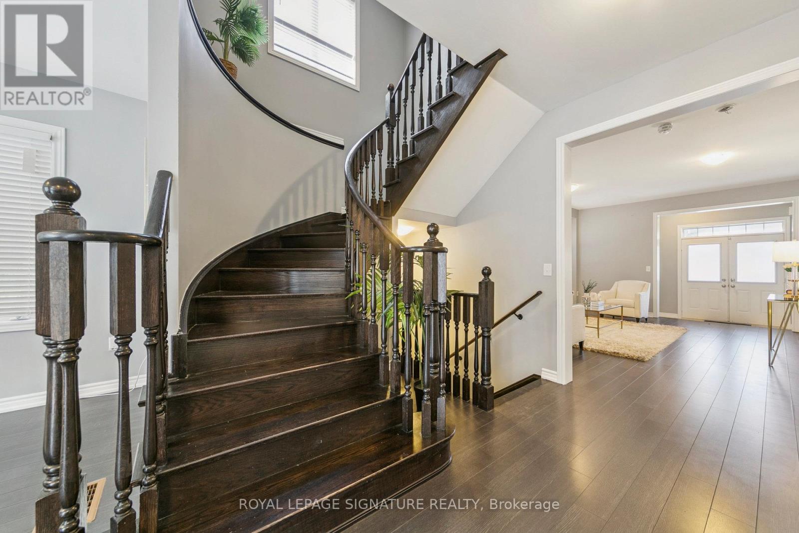 Photo 10 of 1466 Chretien Street, Milton ON