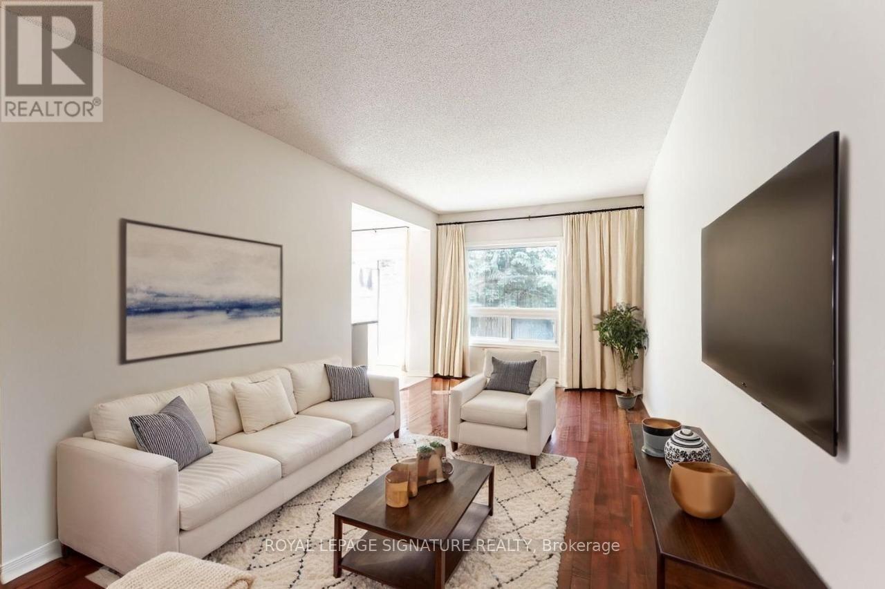 Photo 9 of 2 760 Village Green Boulevard, Mississauga ON
