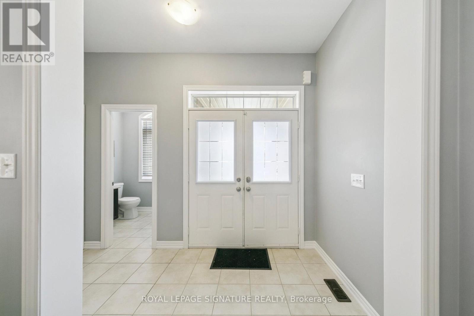 Photo 3 of 1466 Chretien Street, Milton ON