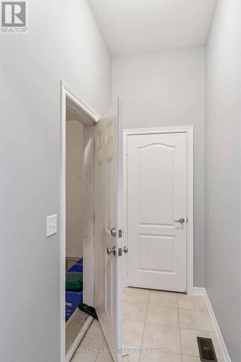 Photo 45 of 1466 Chretien Street, Milton ON