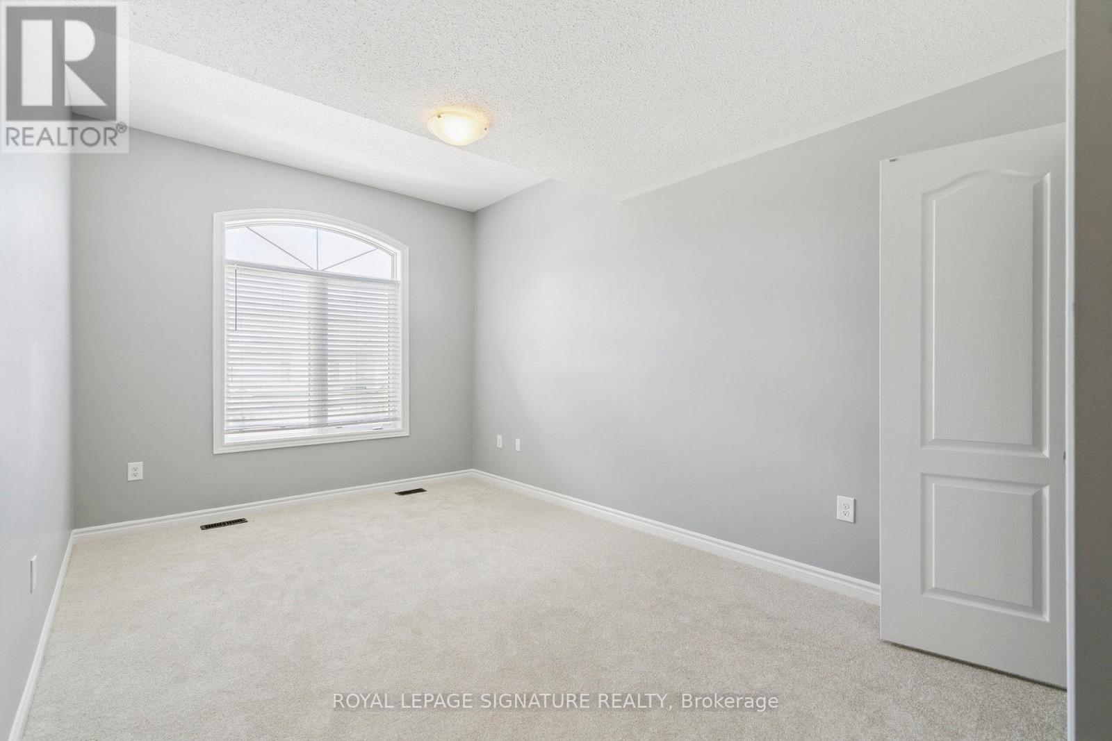 Photo 38 of 1466 Chretien Street, Milton ON