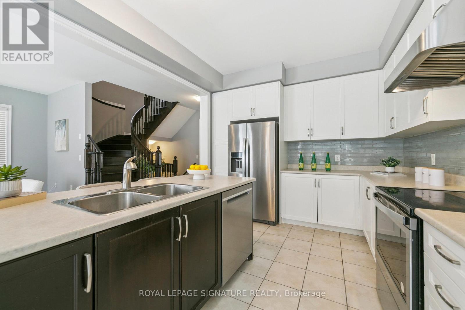 Photo 25 of 1466 Chretien Street, Milton ON