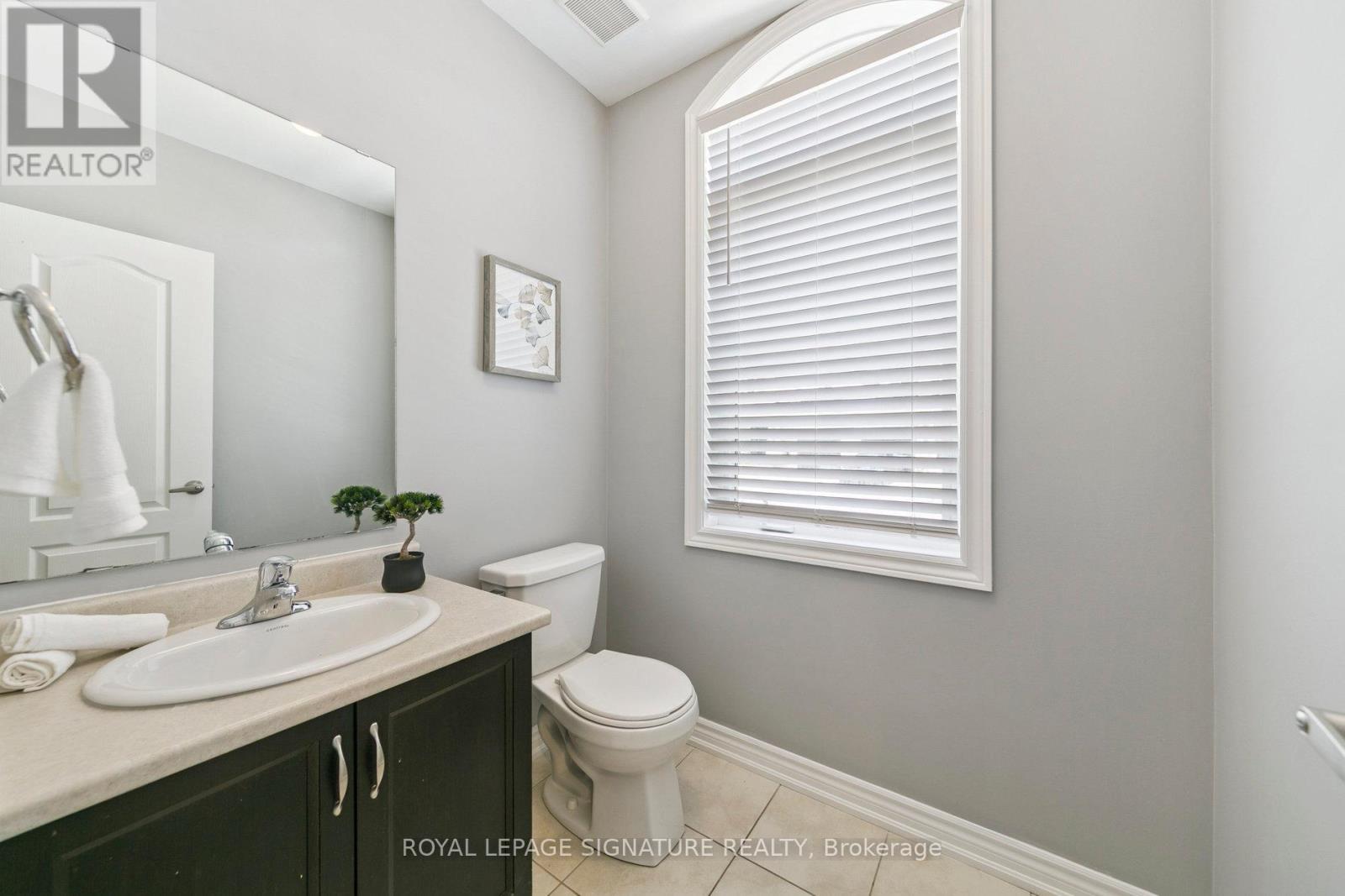 Photo 26 of 1466 Chretien Street, Milton ON