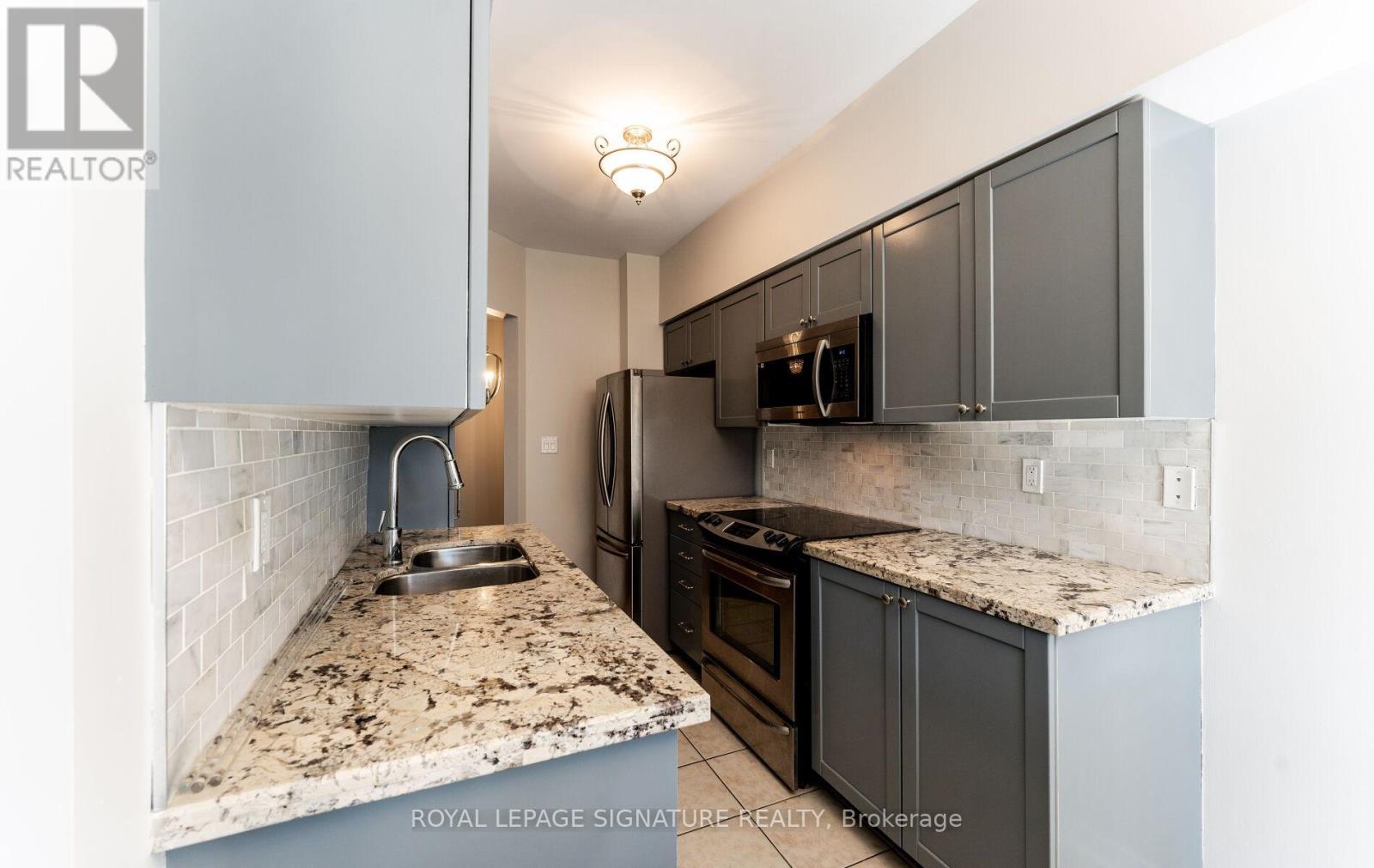 Photo 6 of 2 760 Village Green Boulevard, Mississauga ON