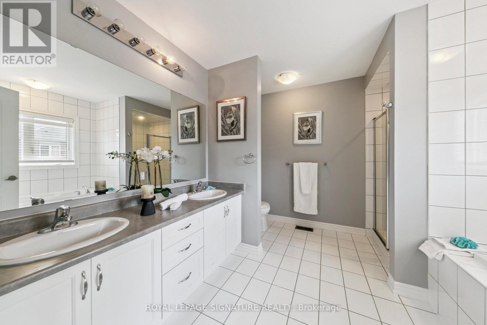 Photo 33 of 1466 Chretien Street, Milton ON