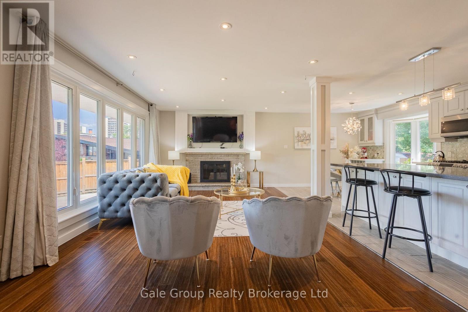 Photo 13 of 15 Kelvin Court, Hamilton ON