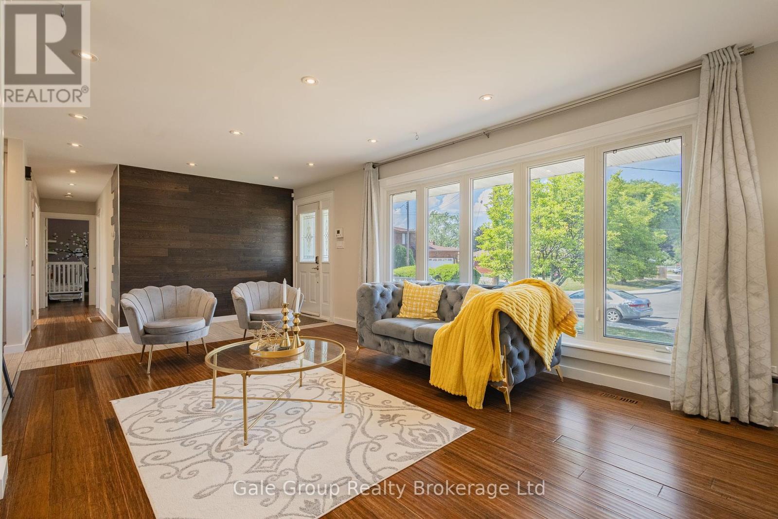 Photo 14 of 15 Kelvin Court, Hamilton ON