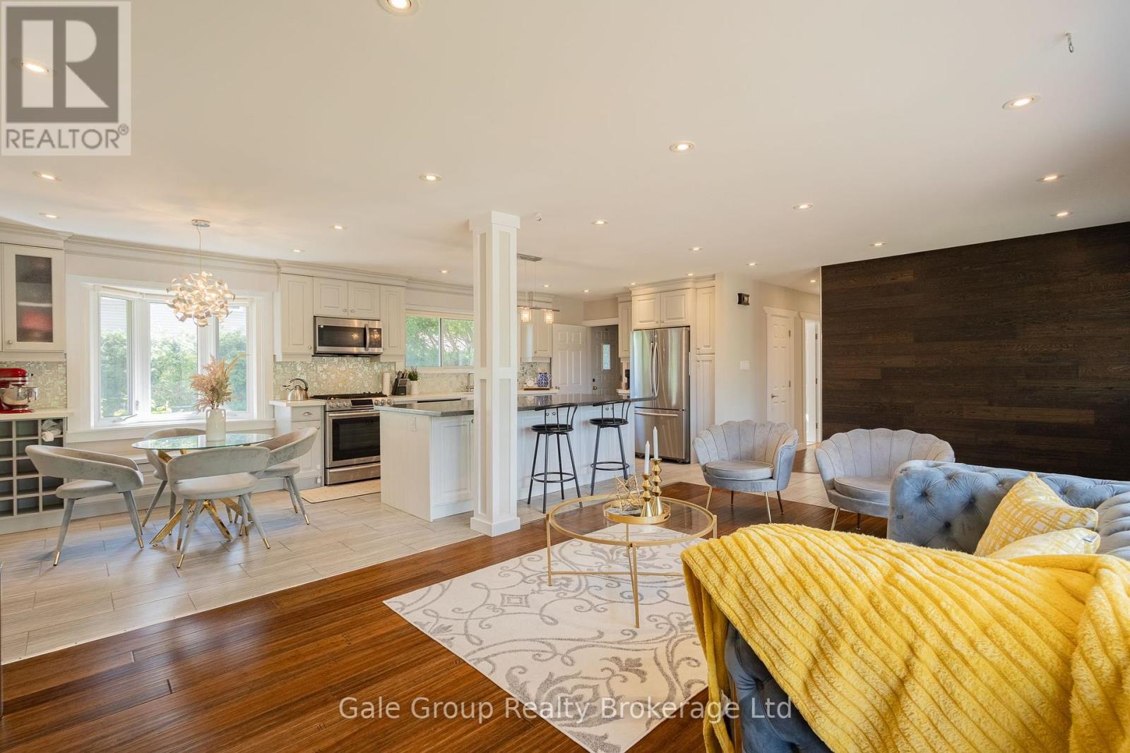 Photo 17 of 15 Kelvin Court, Hamilton ON