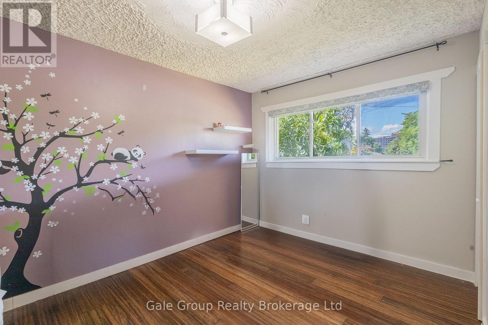 Photo 29 of 15 Kelvin Court, Hamilton ON