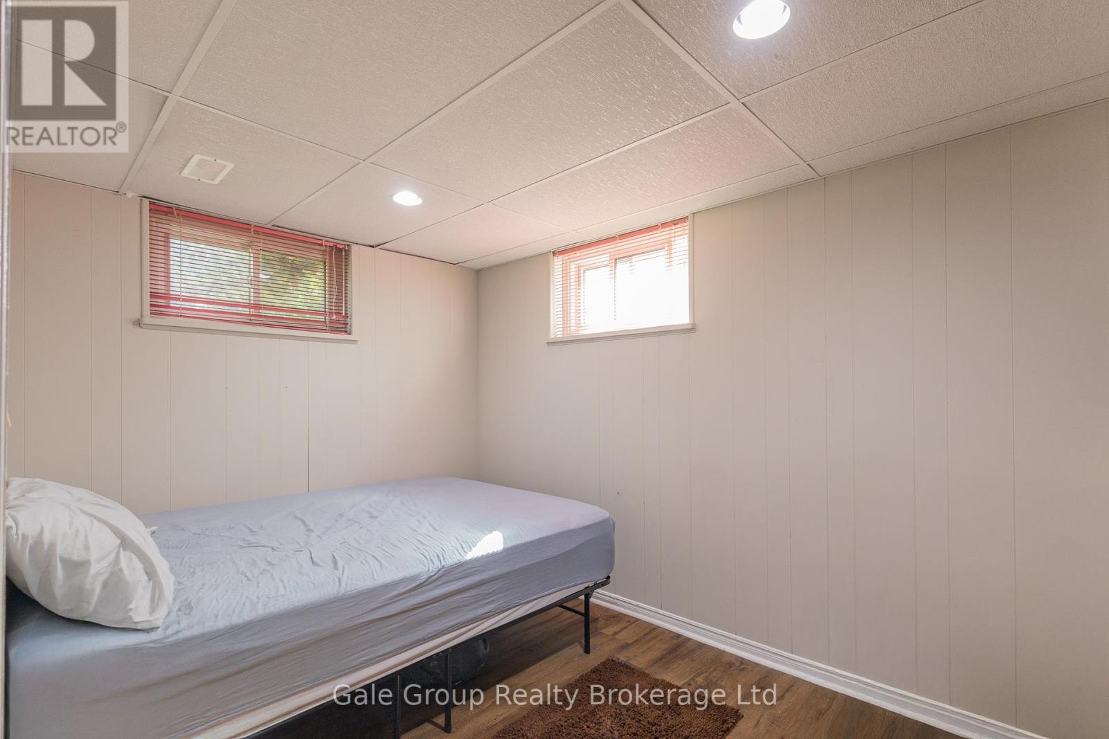 Photo 39 of 15 Kelvin Court, Hamilton ON