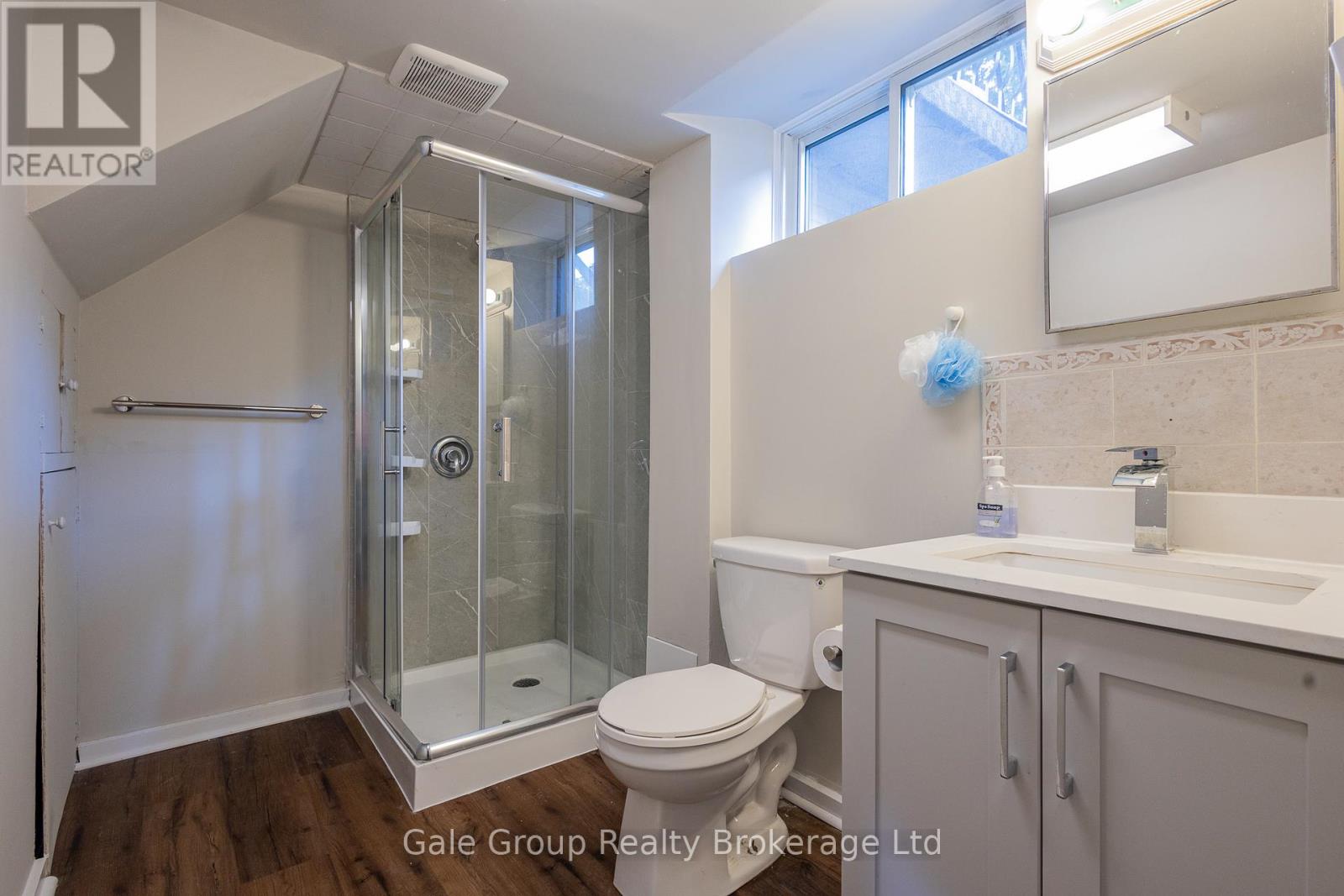 Photo 41 of 15 Kelvin Court, Hamilton ON