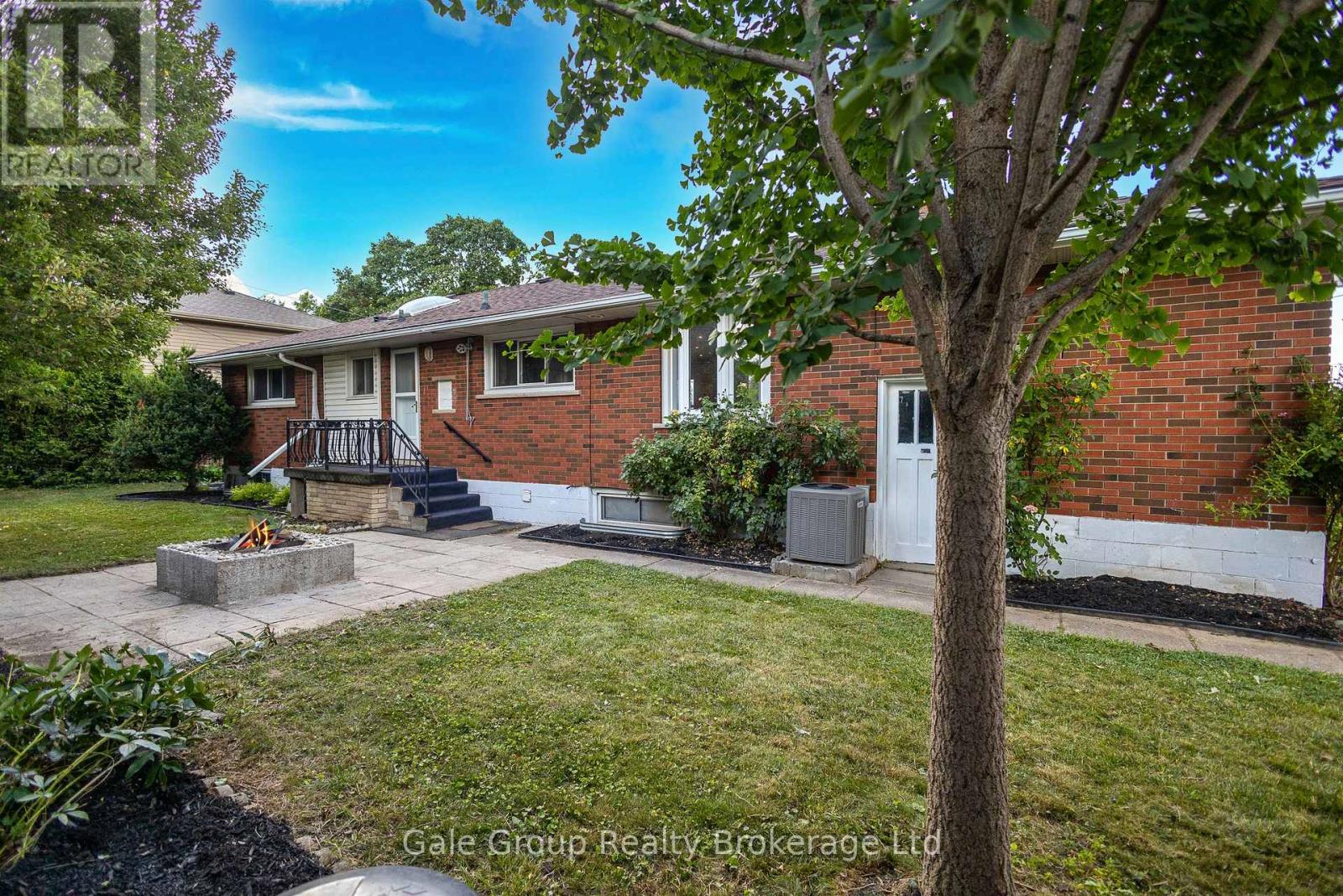Photo 44 of 15 Kelvin Court, Hamilton ON