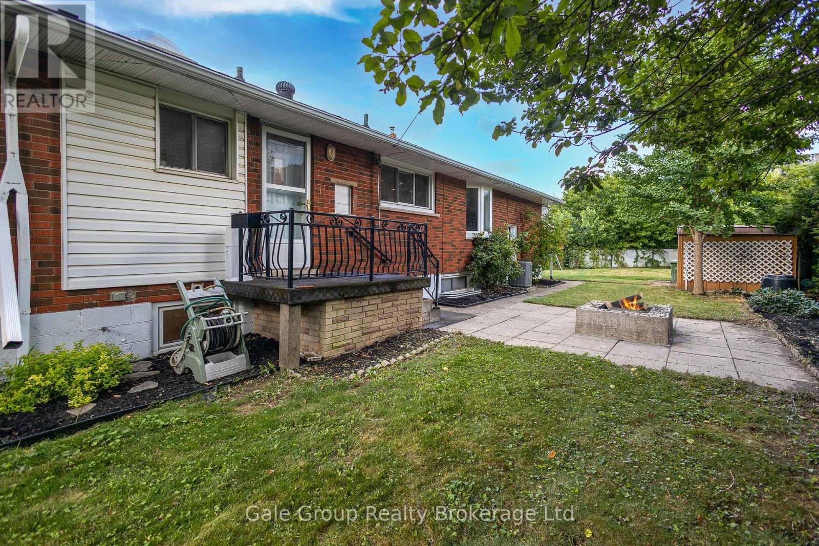 Photo 45 of 15 Kelvin Court, Hamilton ON
