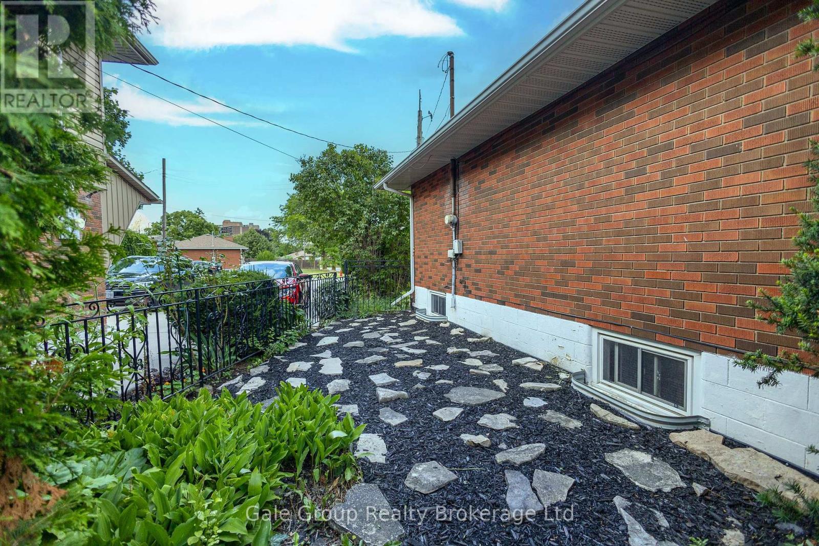 Photo 46 of 15 Kelvin Court, Hamilton ON