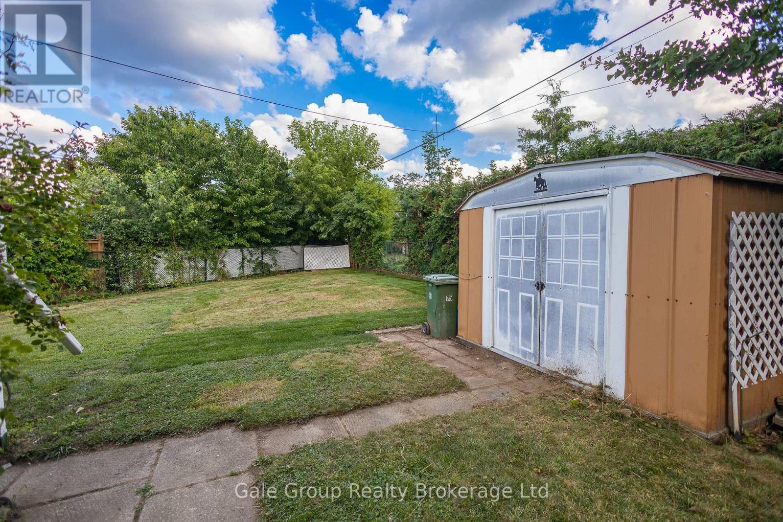 Photo 48 of 15 Kelvin Court, Hamilton ON