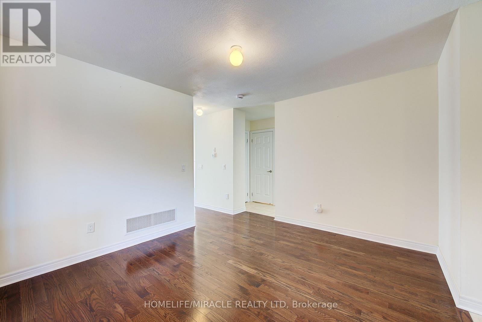 Photo 11 of 679 Baldwin Crescent, Woodstock ON