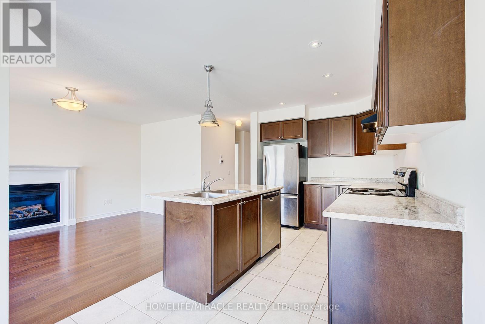 Photo 18 of 679 Baldwin Crescent, Woodstock ON