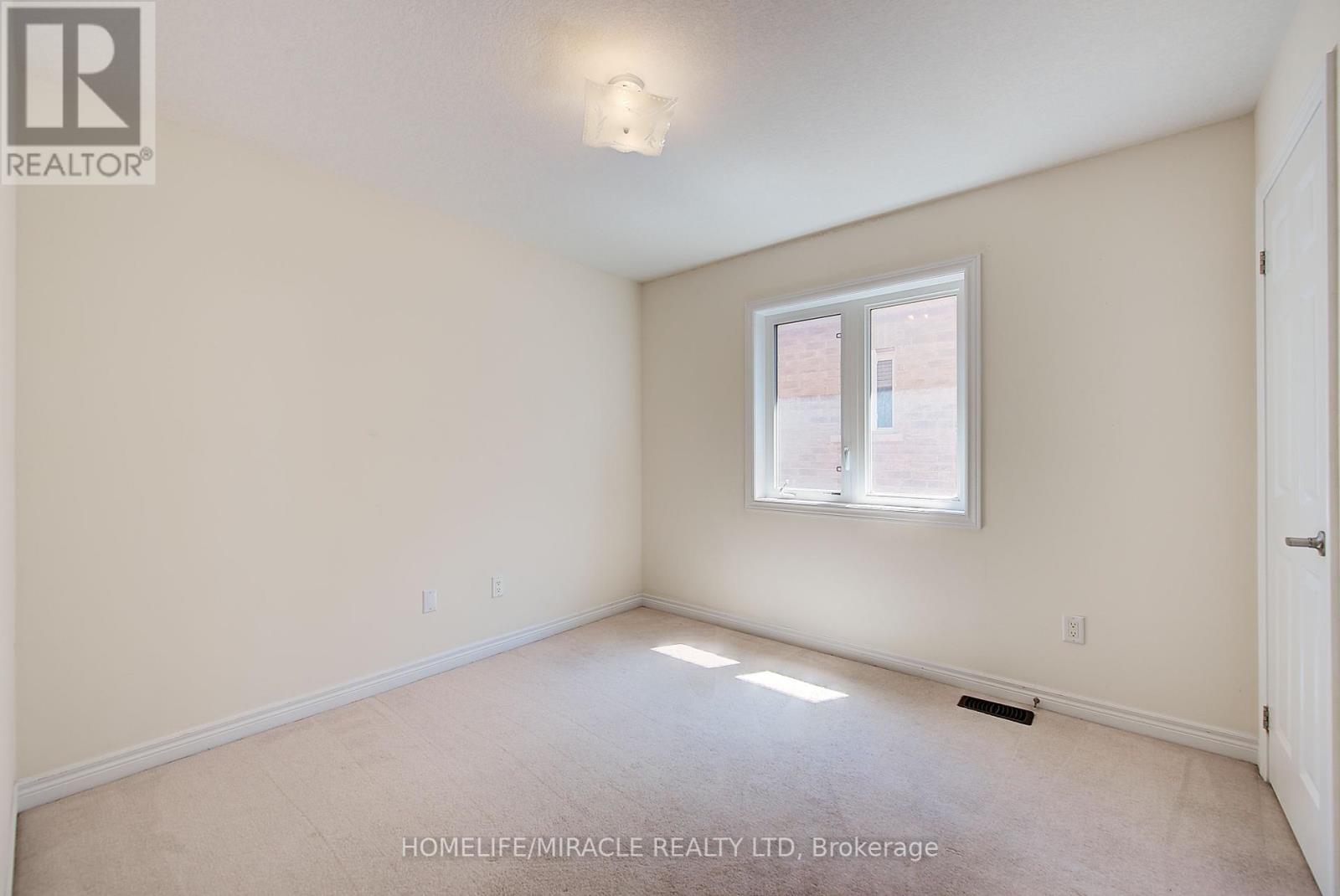 Photo 29 of 679 Baldwin Crescent, Woodstock ON