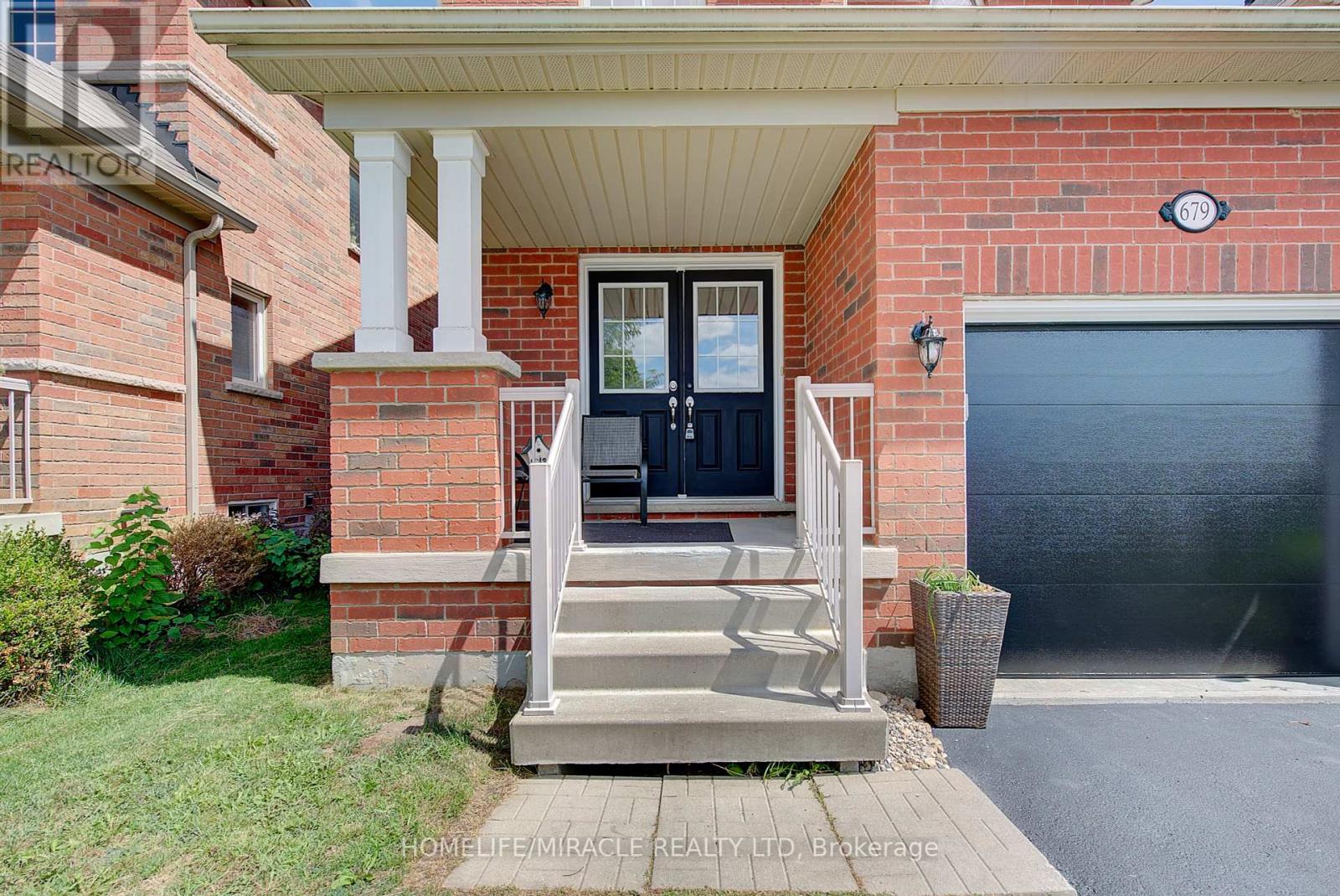 Photo 5 of 679 Baldwin Crescent, Woodstock ON