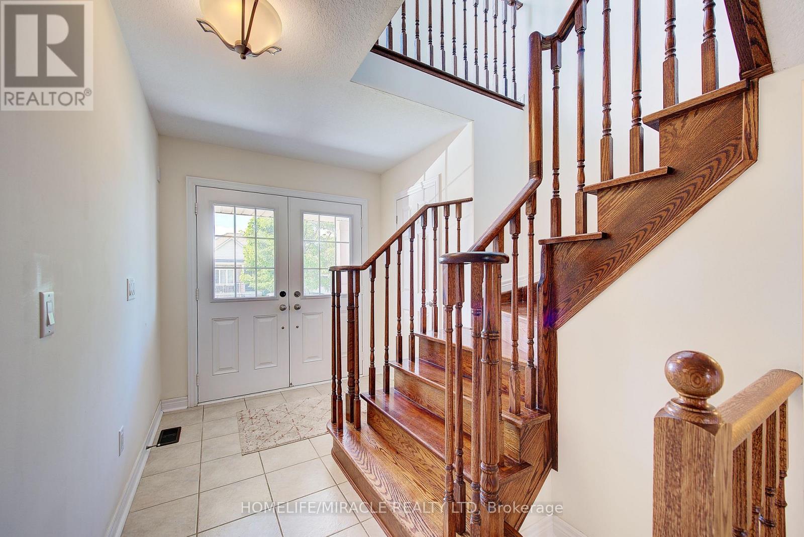 Photo 6 of 679 Baldwin Crescent, Woodstock ON