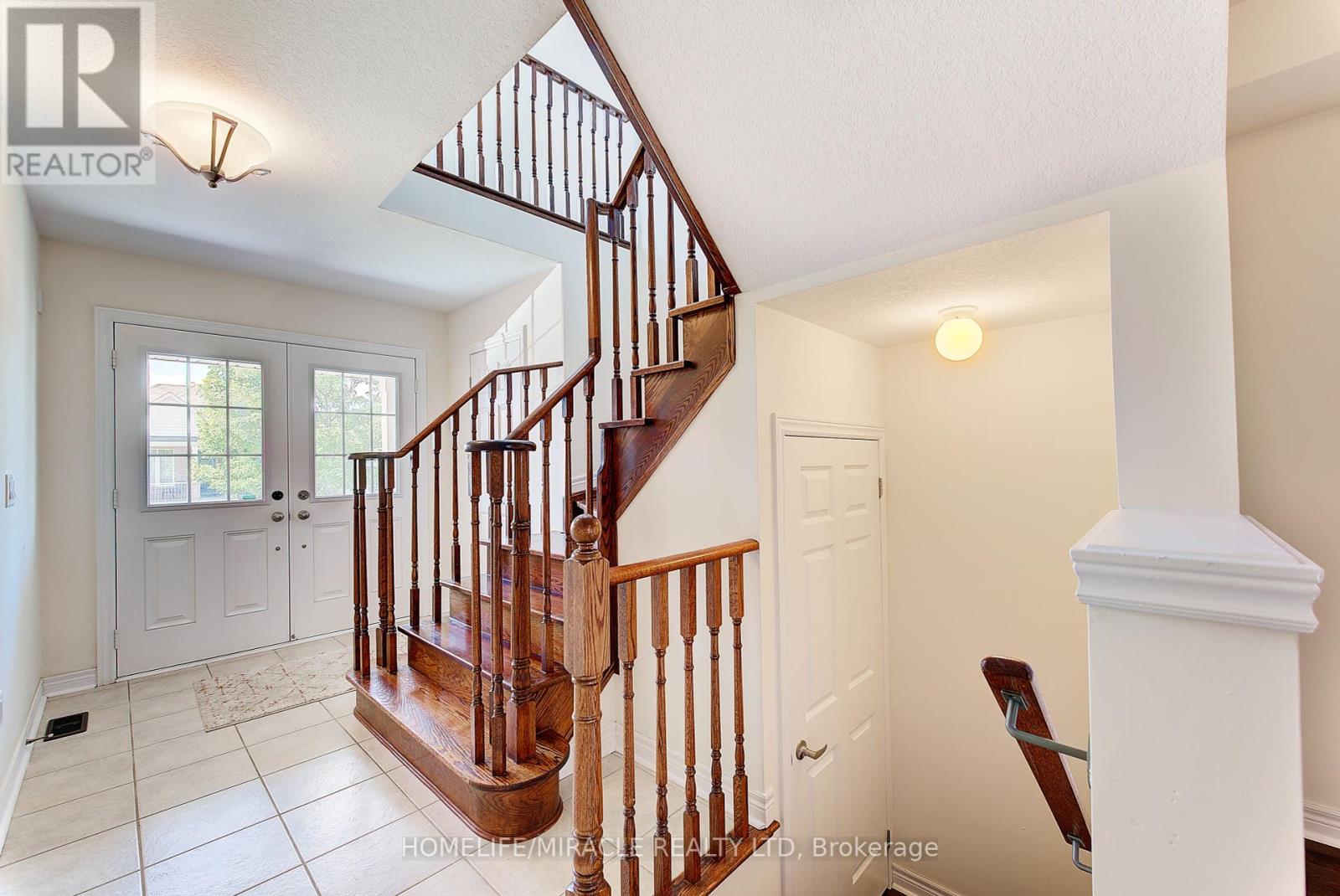 Photo 7 of 679 Baldwin Crescent, Woodstock ON