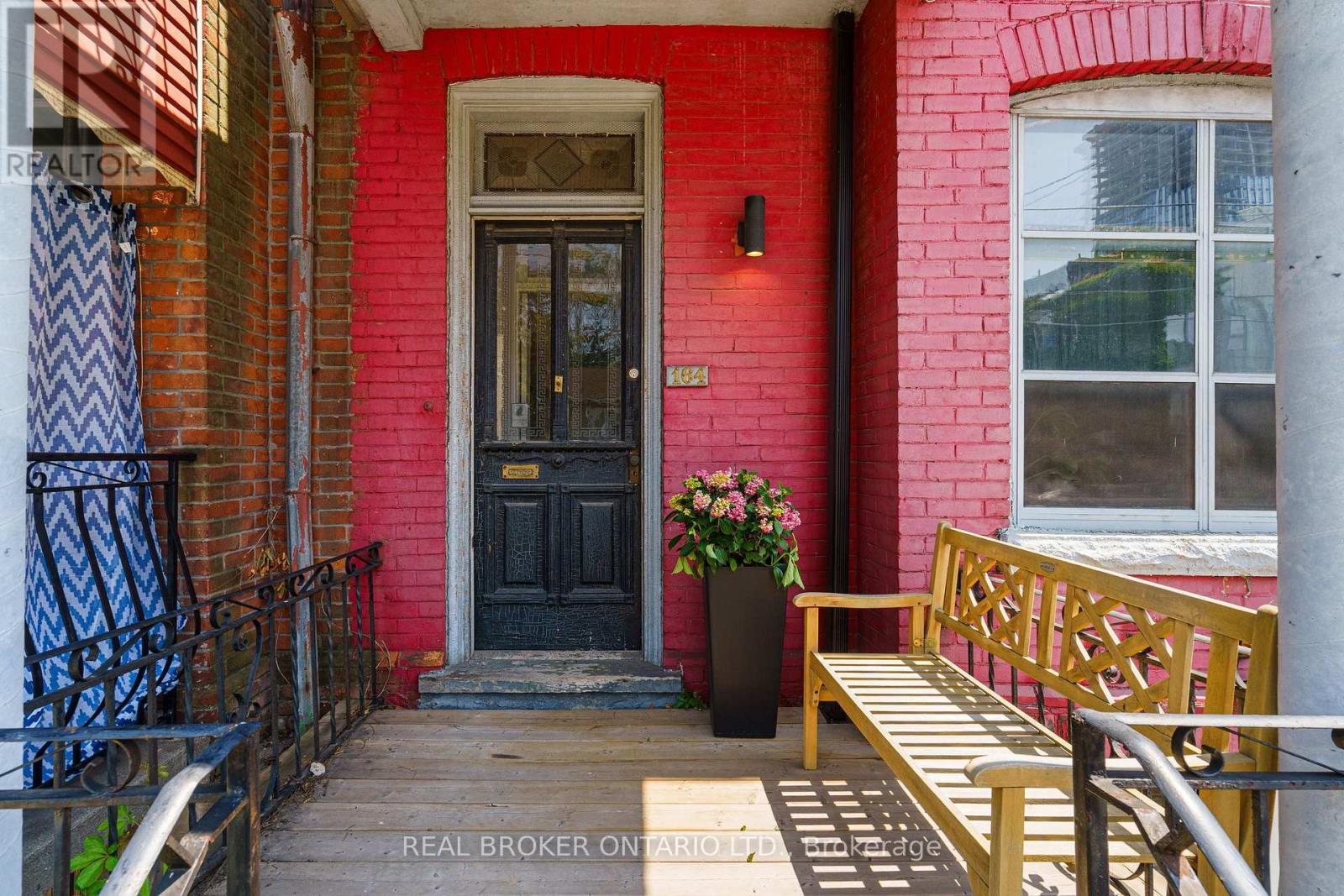 Photo 2 of 164 Catharine Street N, Hamilton ON