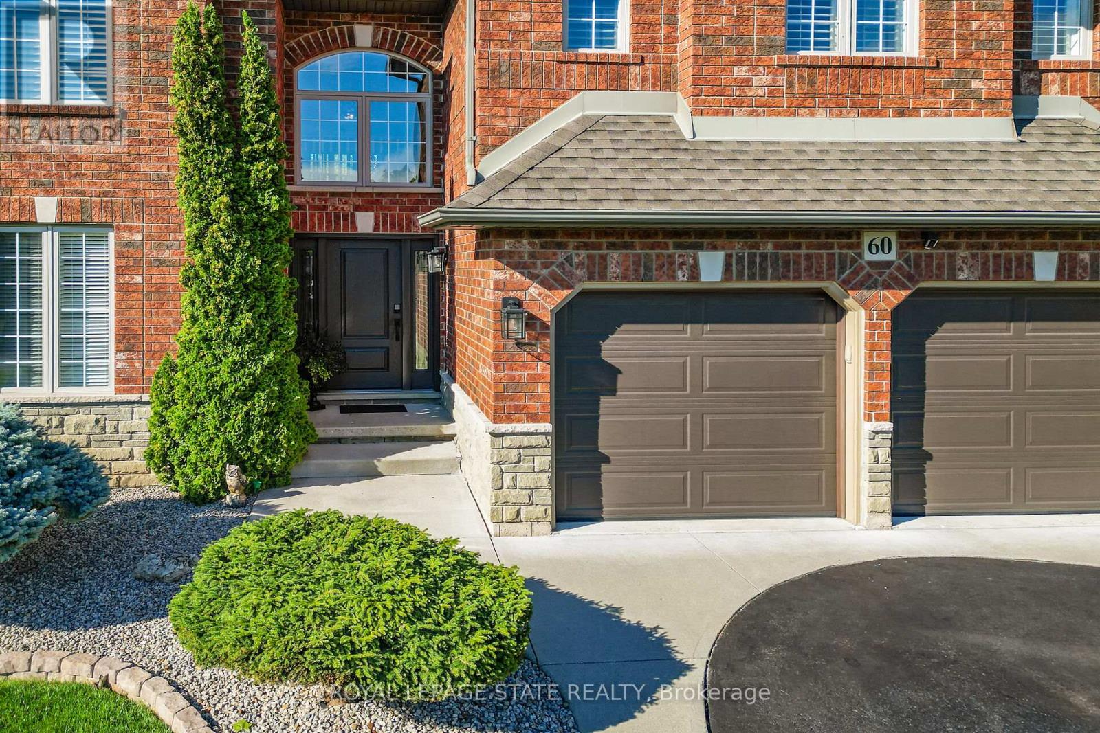 Photo 12 of 60 Gage Street, Grimsby ON