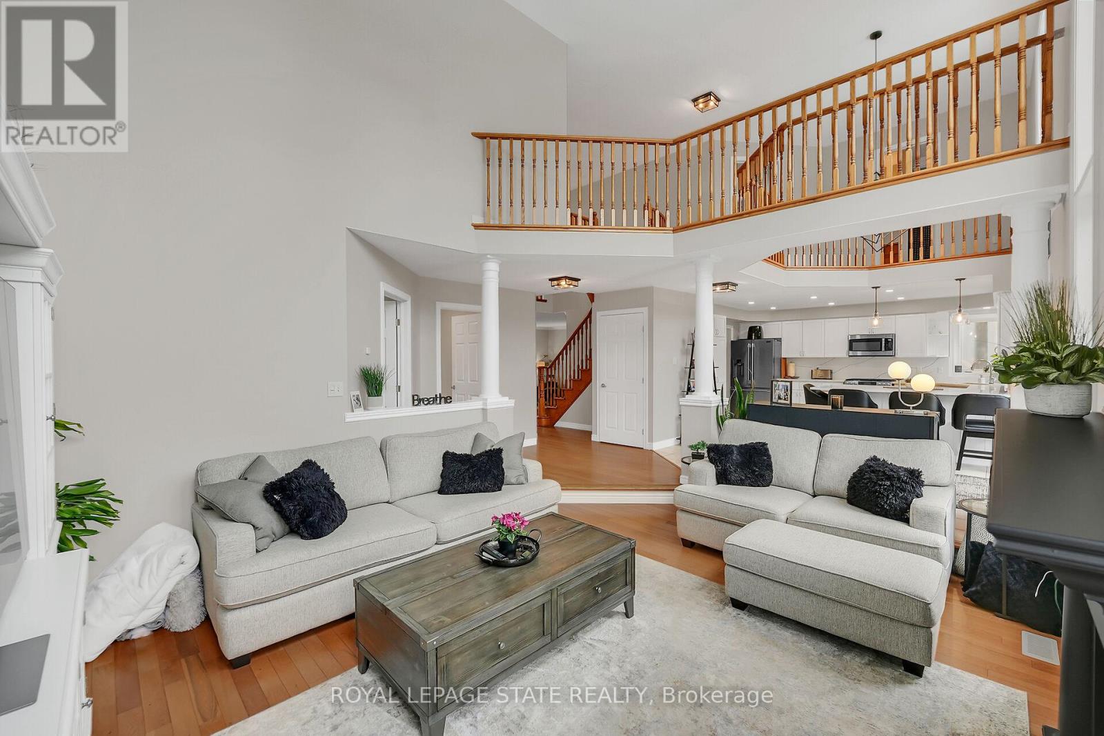 Photo 24 of 60 Gage Street, Grimsby ON