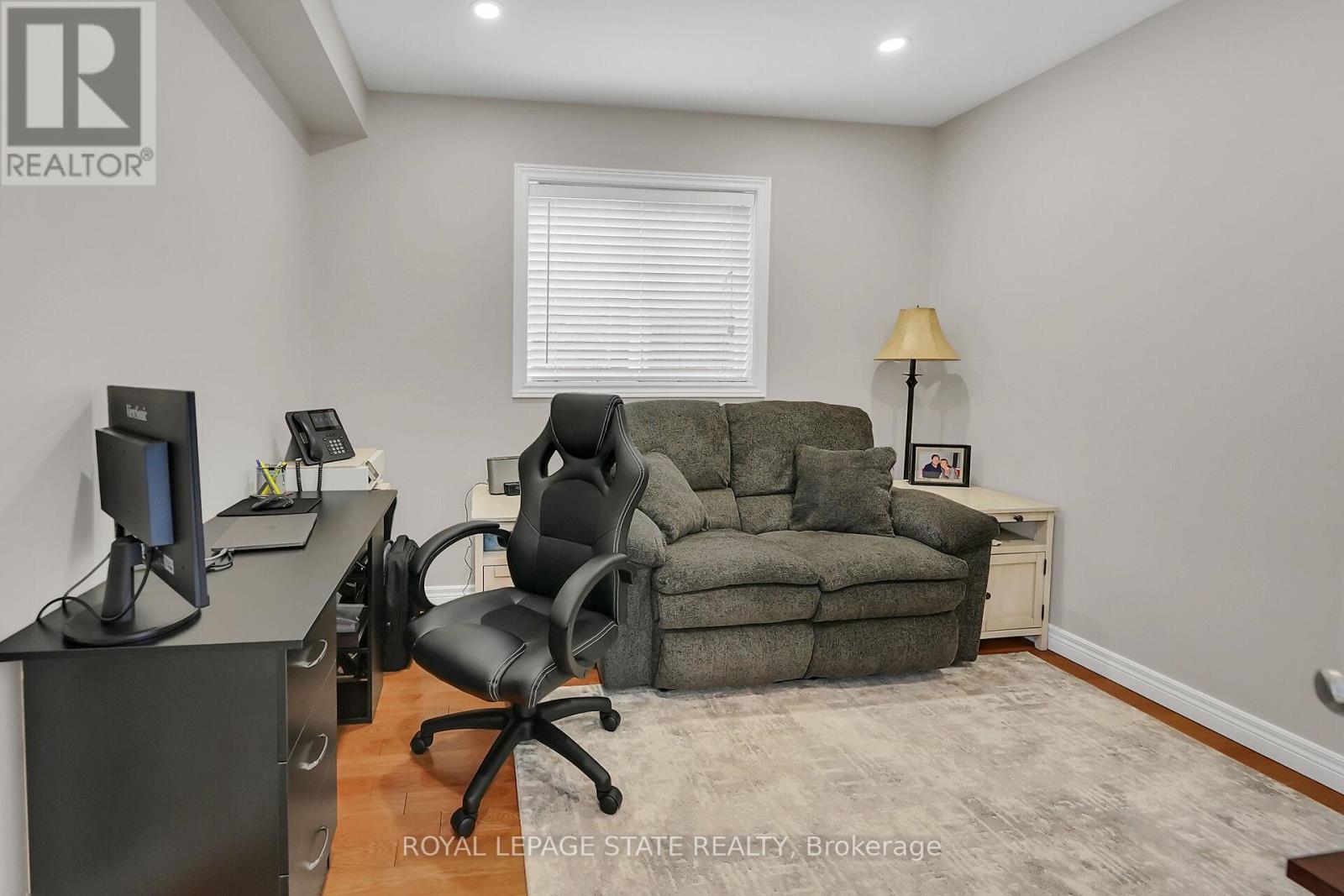 Photo 27 of 60 Gage Street, Grimsby ON
