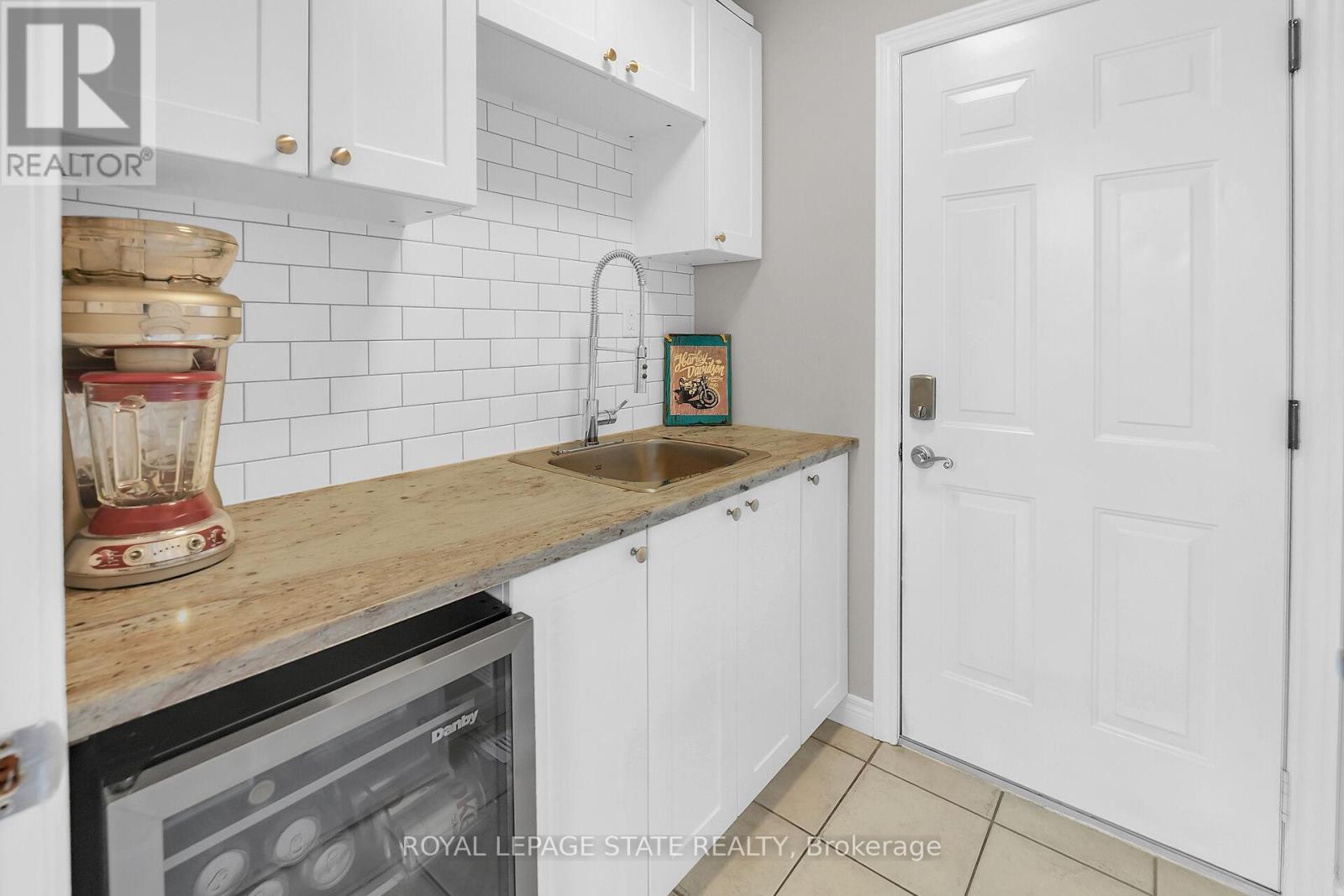 Photo 29 of 60 Gage Street, Grimsby ON
