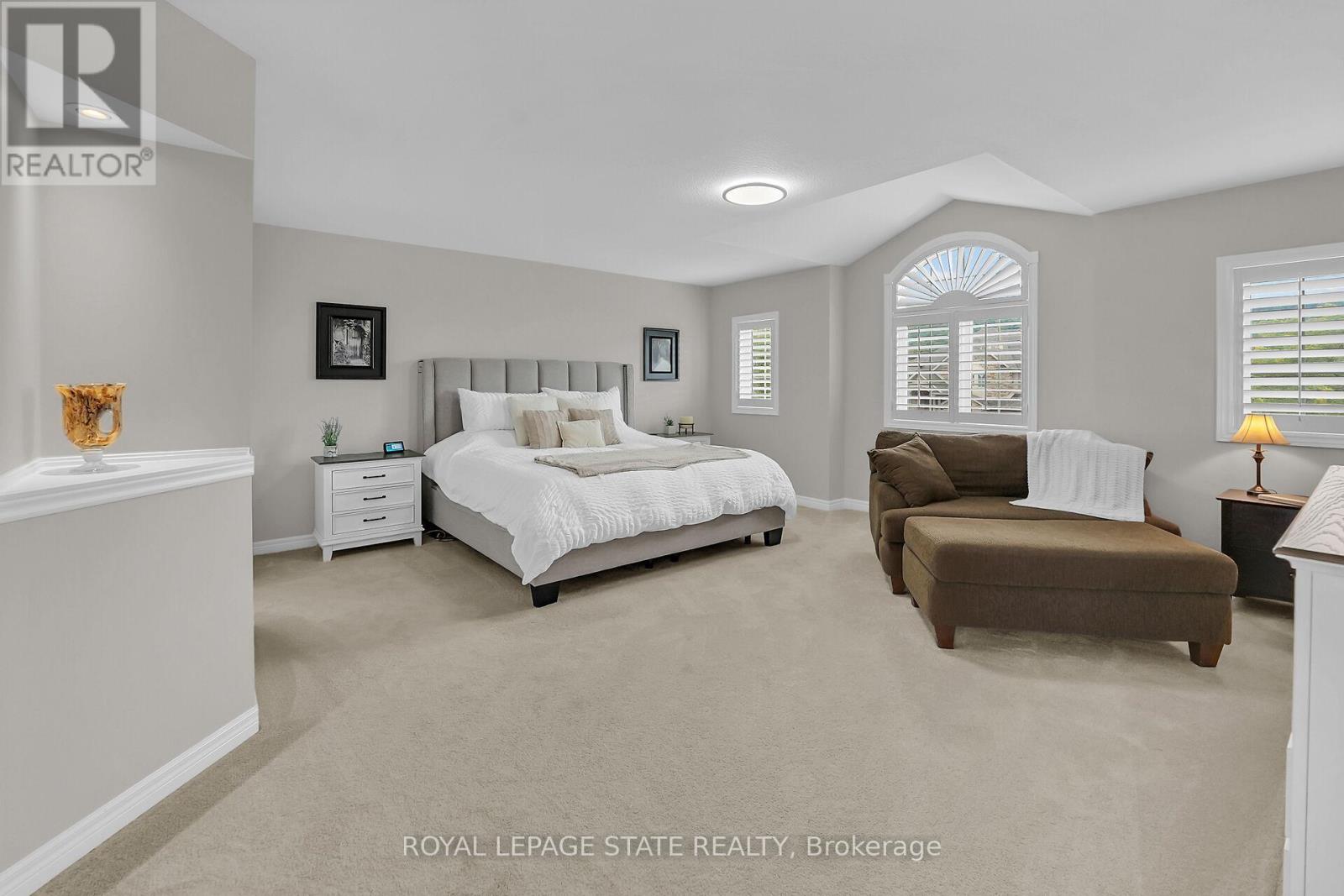 Photo 33 of 60 Gage Street, Grimsby ON